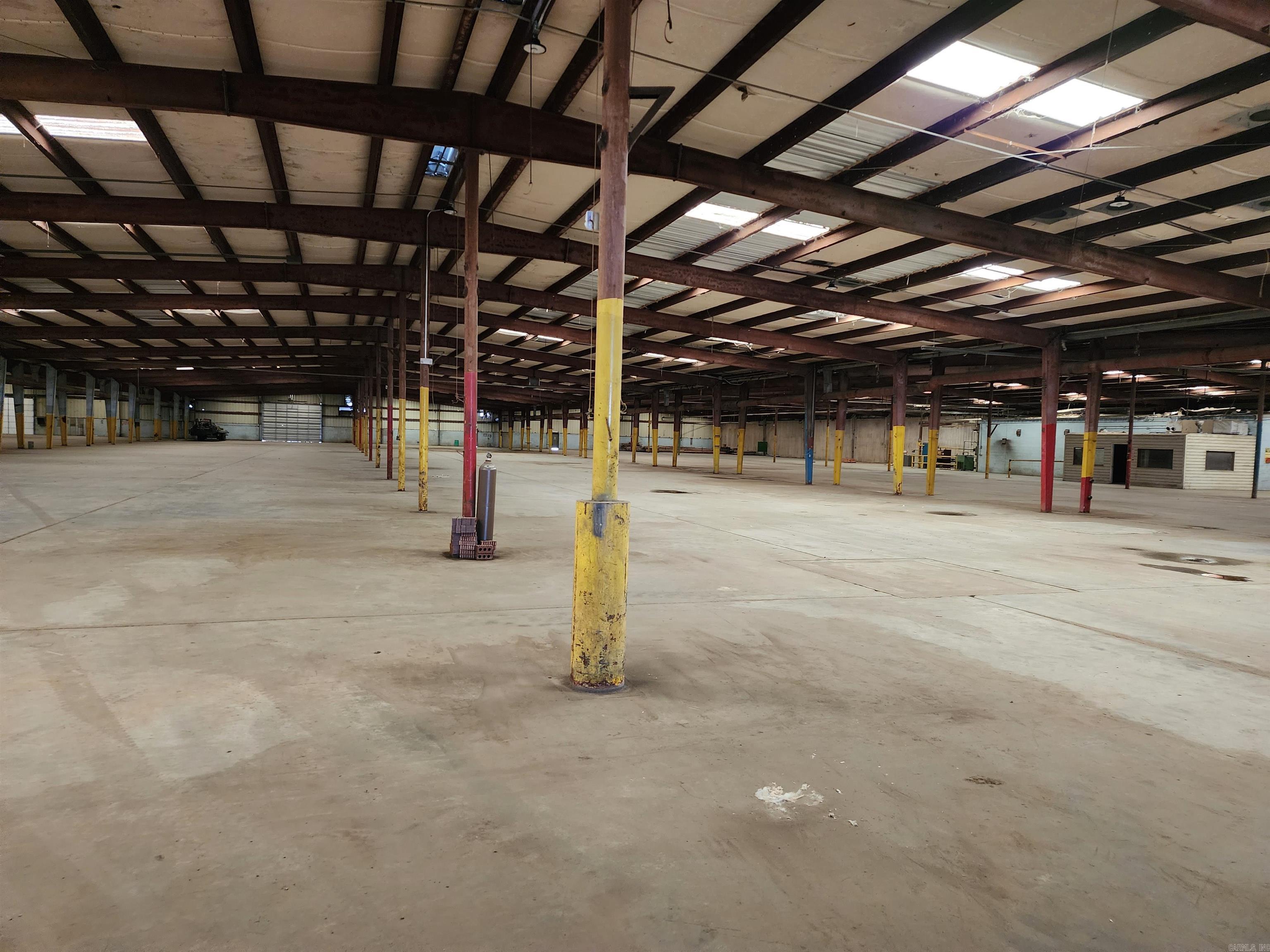 Newport Outlots 01-11-03 - Commercial Sale