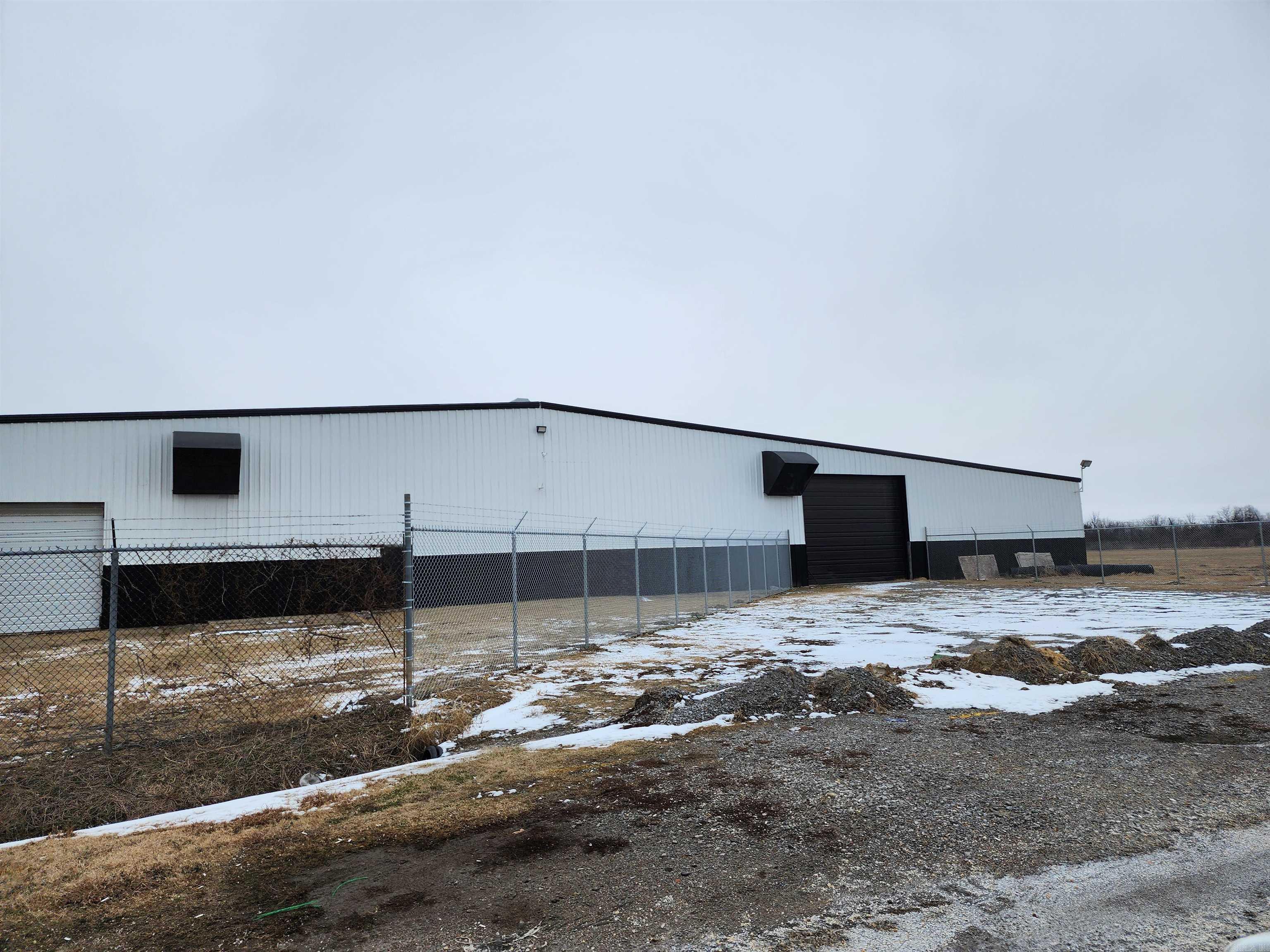 Newport Outlots 01-11-03 - Commercial Sale
