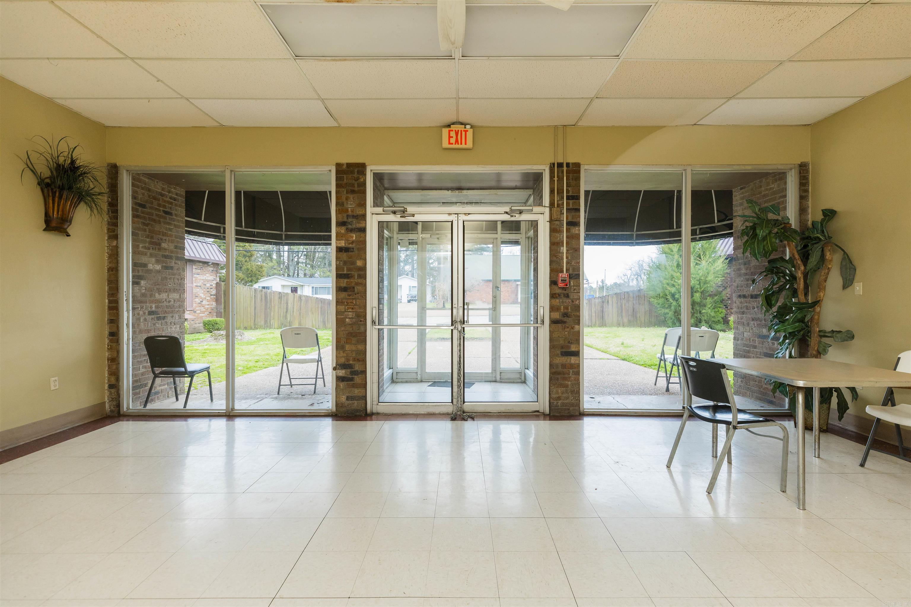 St Francis - Commercial Sale