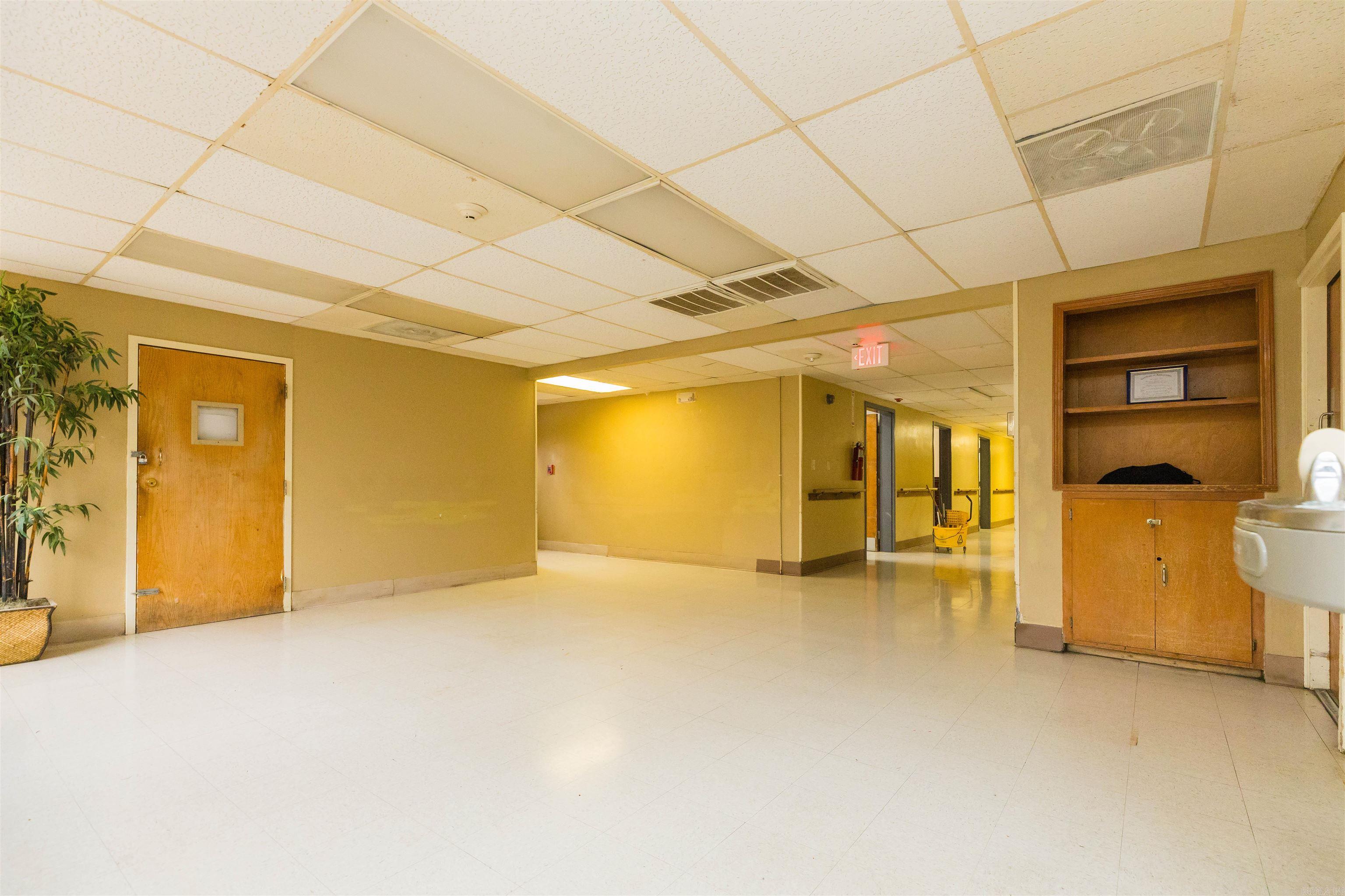 St Francis - Commercial Sale