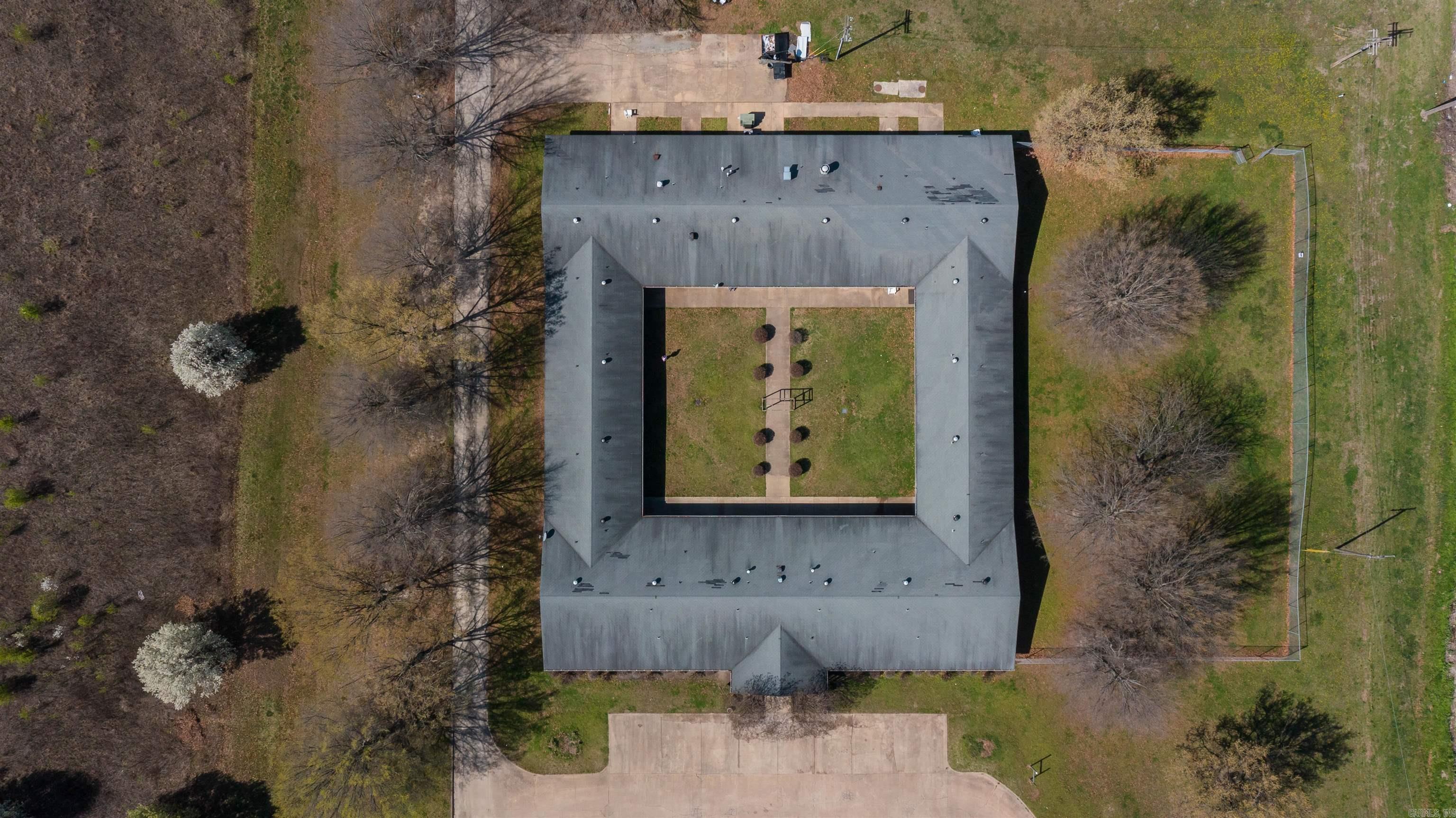 St Francis - Commercial Sale