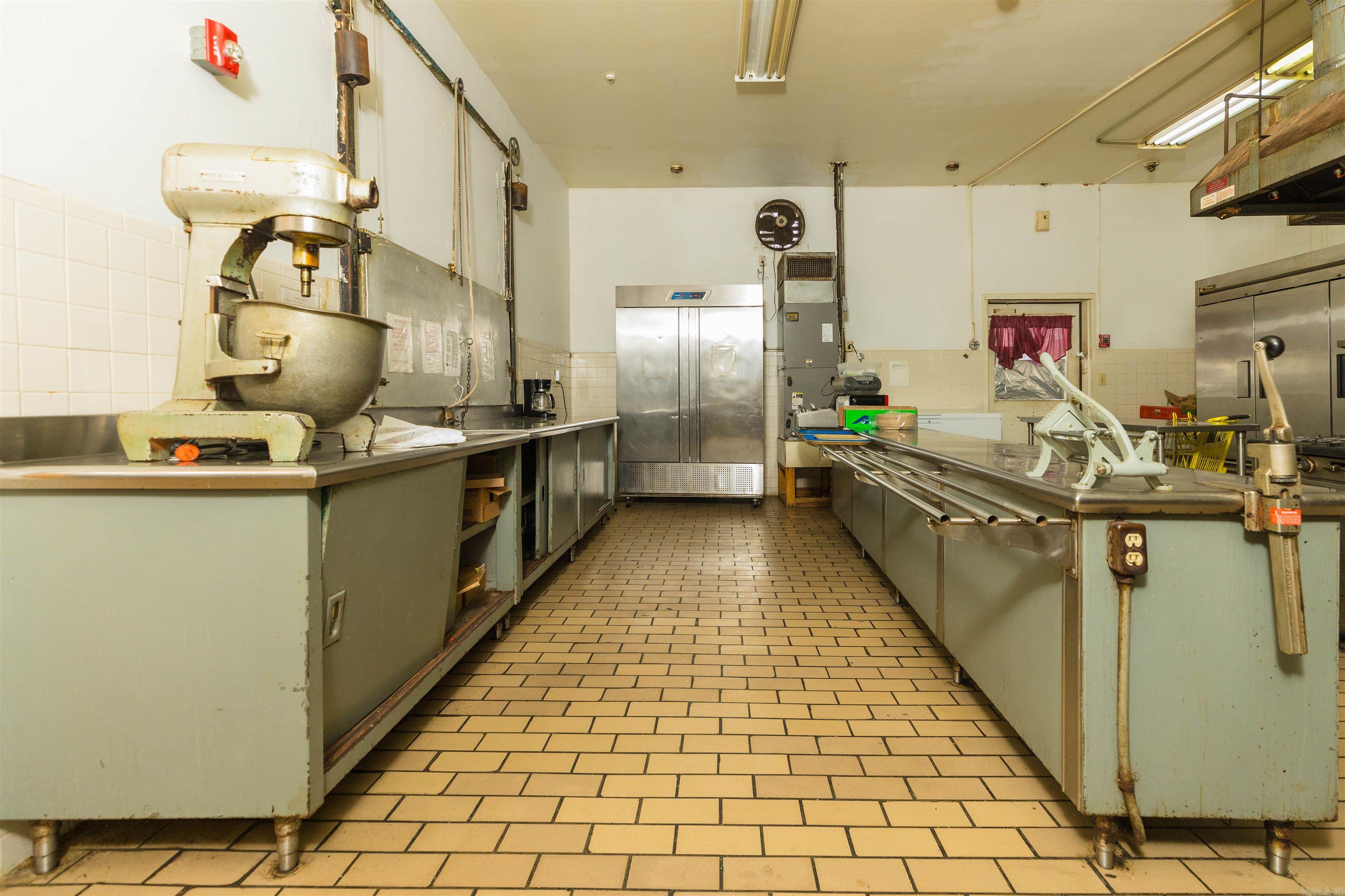 St Francis - Commercial Sale