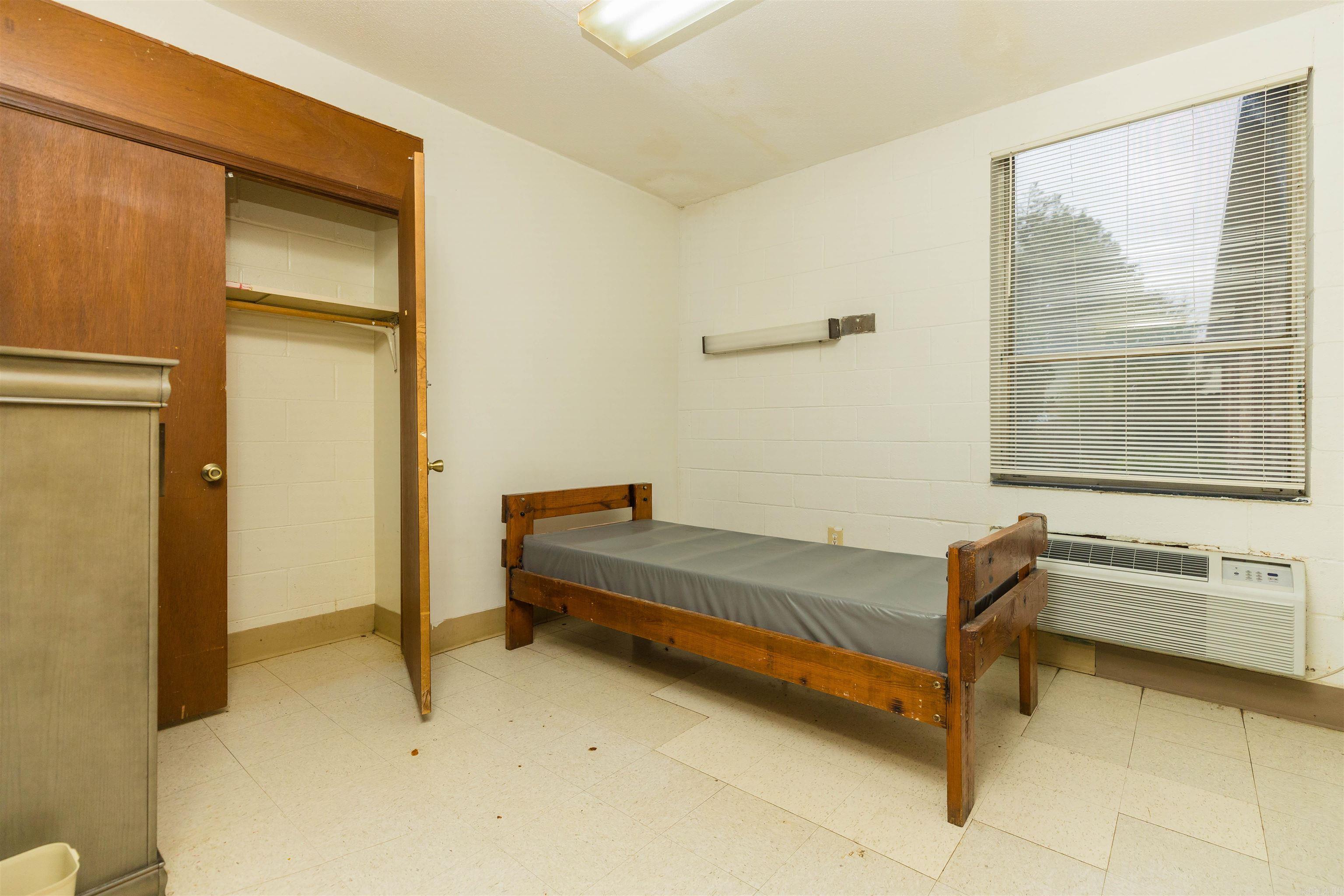 St Francis - Commercial Sale