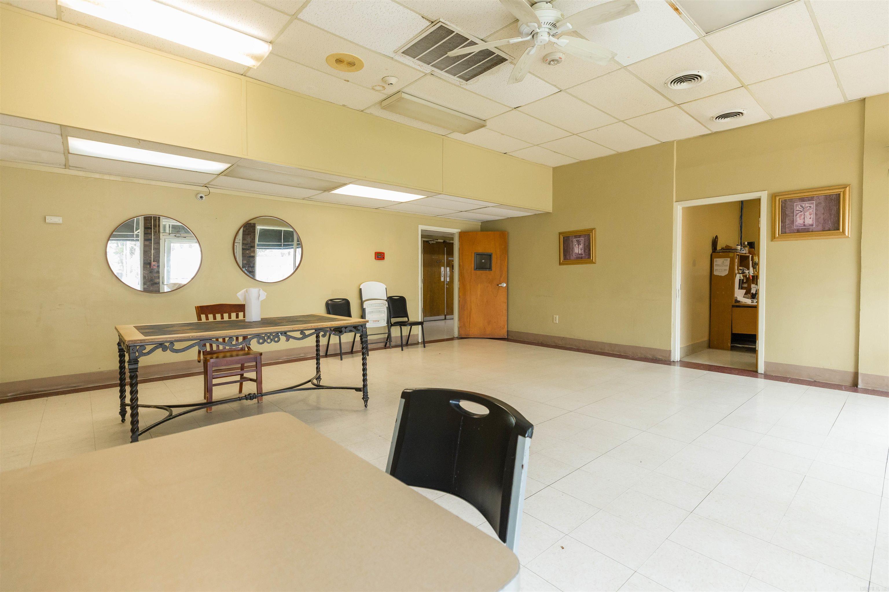 St Francis - Commercial Sale