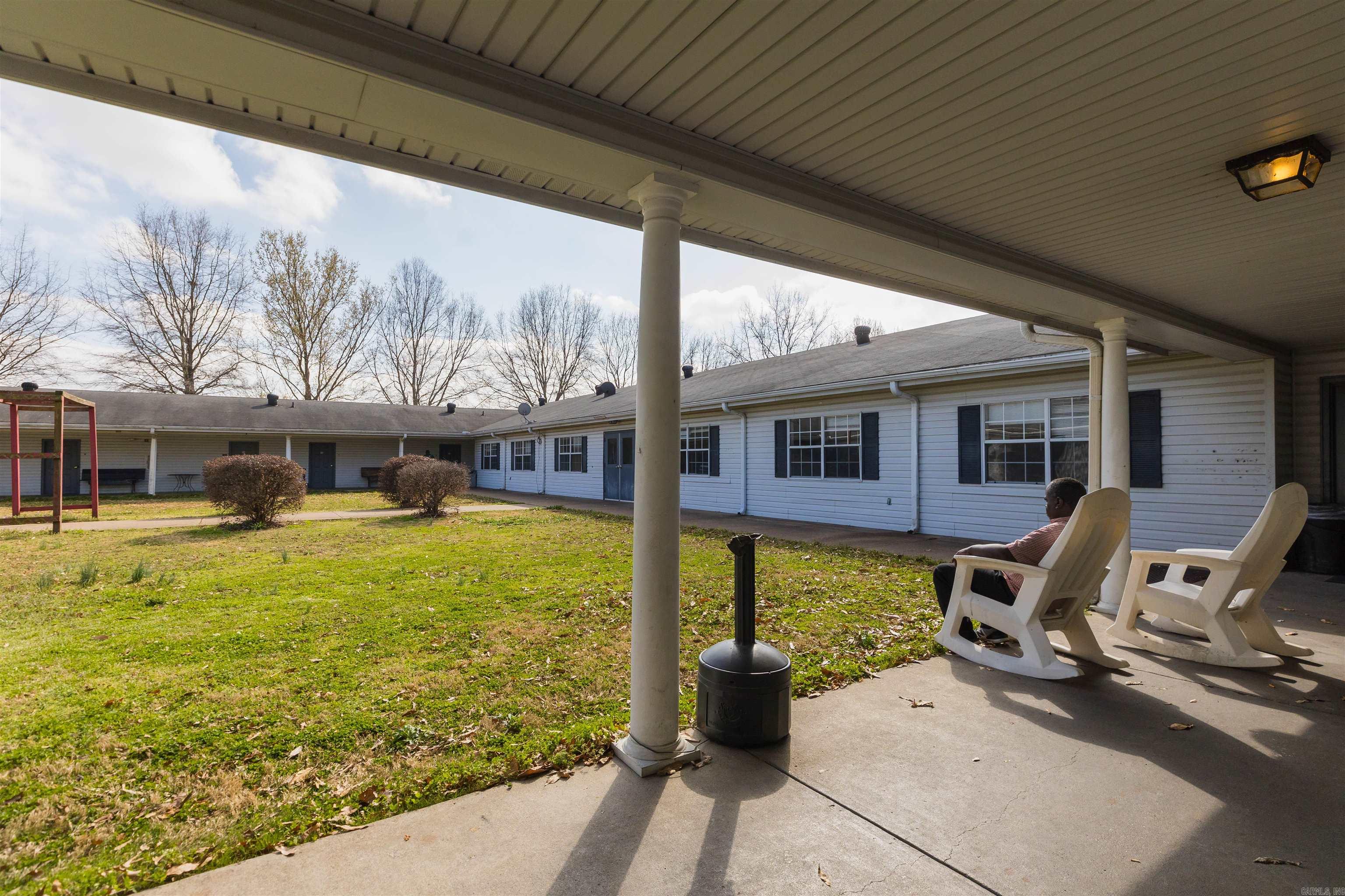 St Francis - Commercial Sale