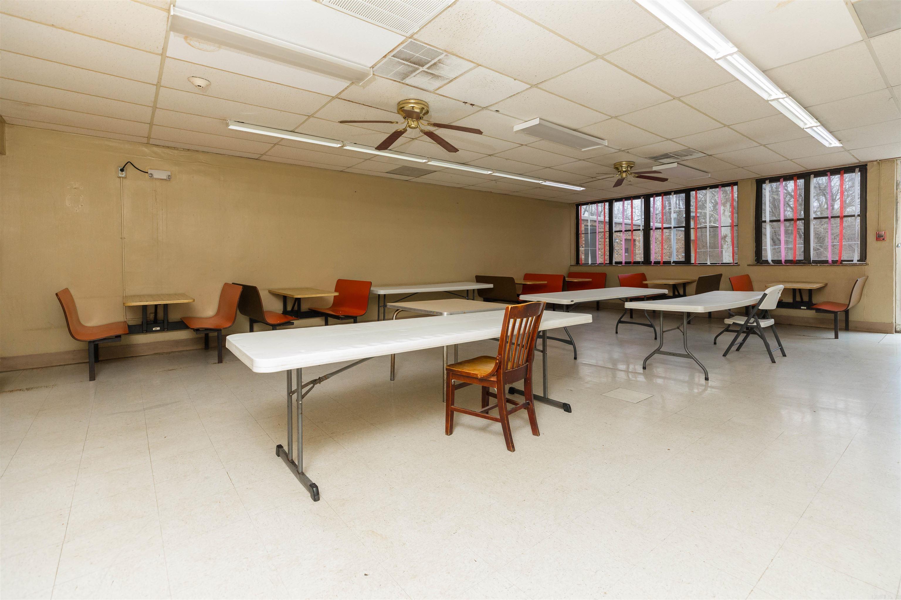 St Francis - Commercial Sale