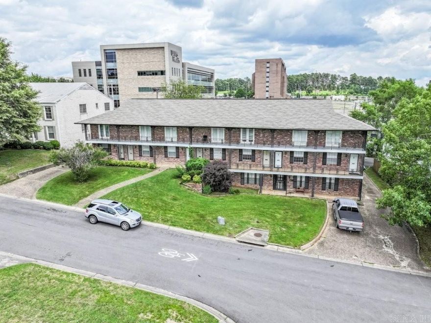 Strategically positioned near UAMS and CHI St. Vincent in the heart of Little Rock’s high-traffic medical corridor. All units have been updated with luxury vinyl plank flooring, paint, stone countertops, modern lighting, and stainless steel appliances. Each apartment includes a washer and dryer—all appliances will convey. Spacious living rooms, eat-in kitchens, large closets, and ample storage. Ample parking in private surface lot and off-street. Units A, B, and C are operating as fully furnished short-term rentals. All furnishings and appliances convey; zoning has been approved for STR, and inspections are pending with the city. Majority of HVAC condensers replaced; six new water heaters installed; gutters replaced in 2024. Minutes from I-630 (110,000 VPD), downtown Little Rock, War Memorial Stadium, and the Little Rock Zoo. Exceptional access to the numerous retailers, residential neighborhoods, and key arterial roadways in Little Rock’s Midtown District.