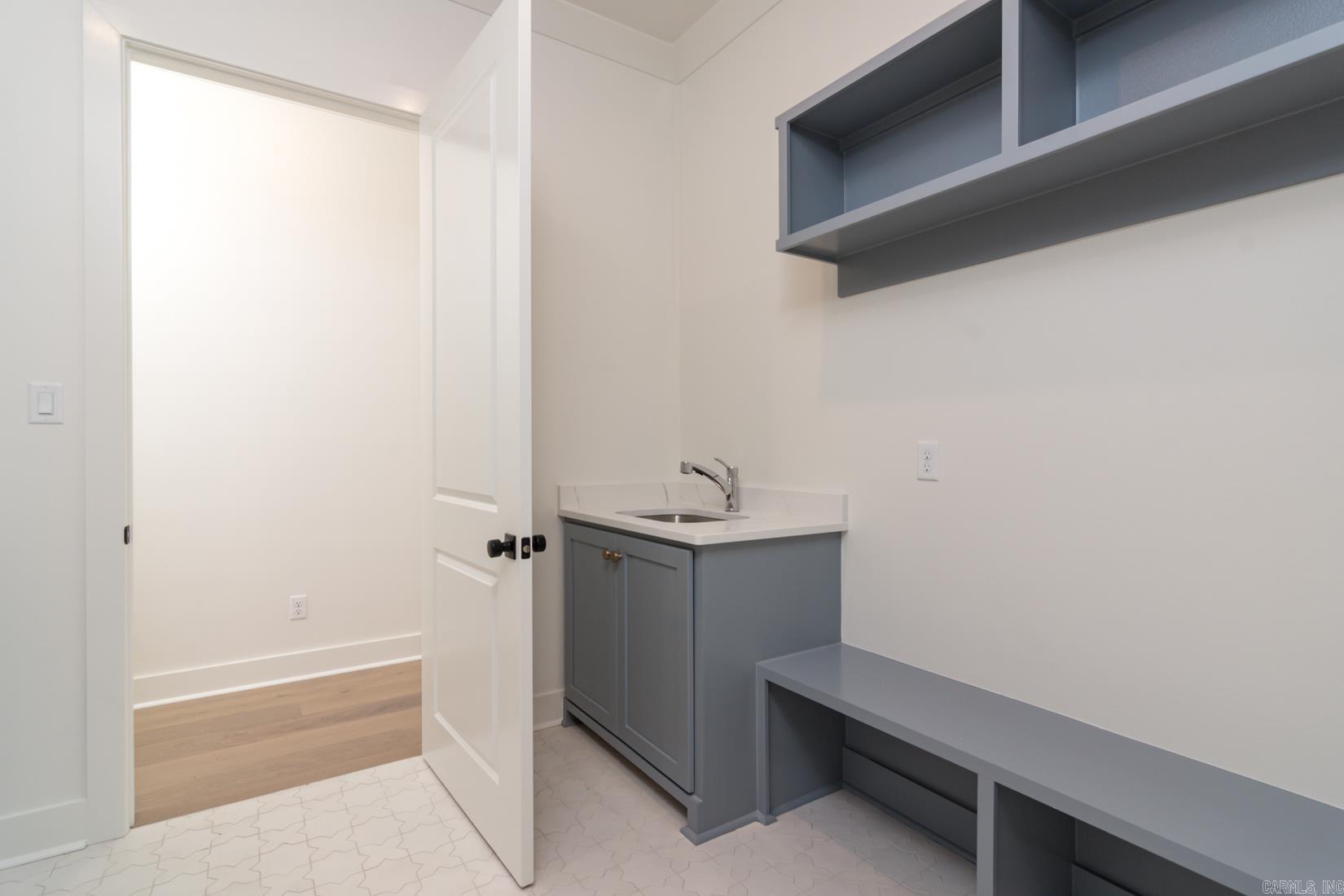 HOLLYWOOD - Residential