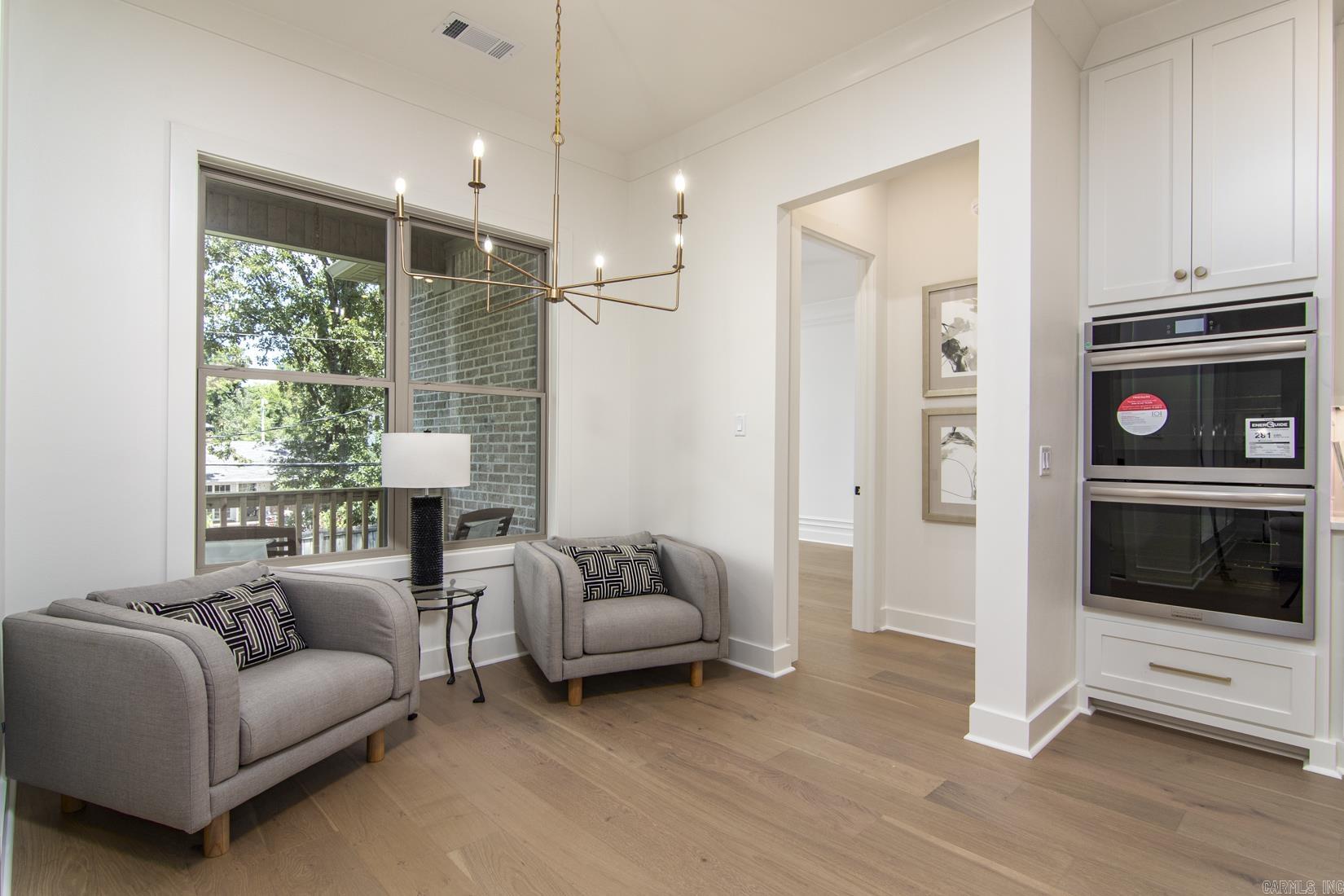 HOLLYWOOD - Residential