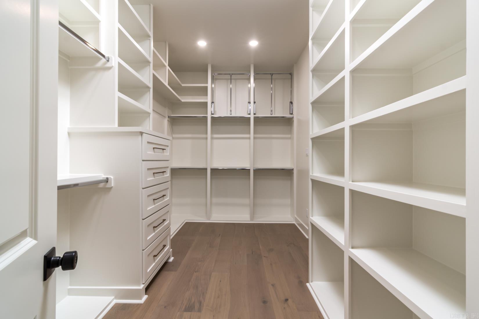 HOLLYWOOD - Residential