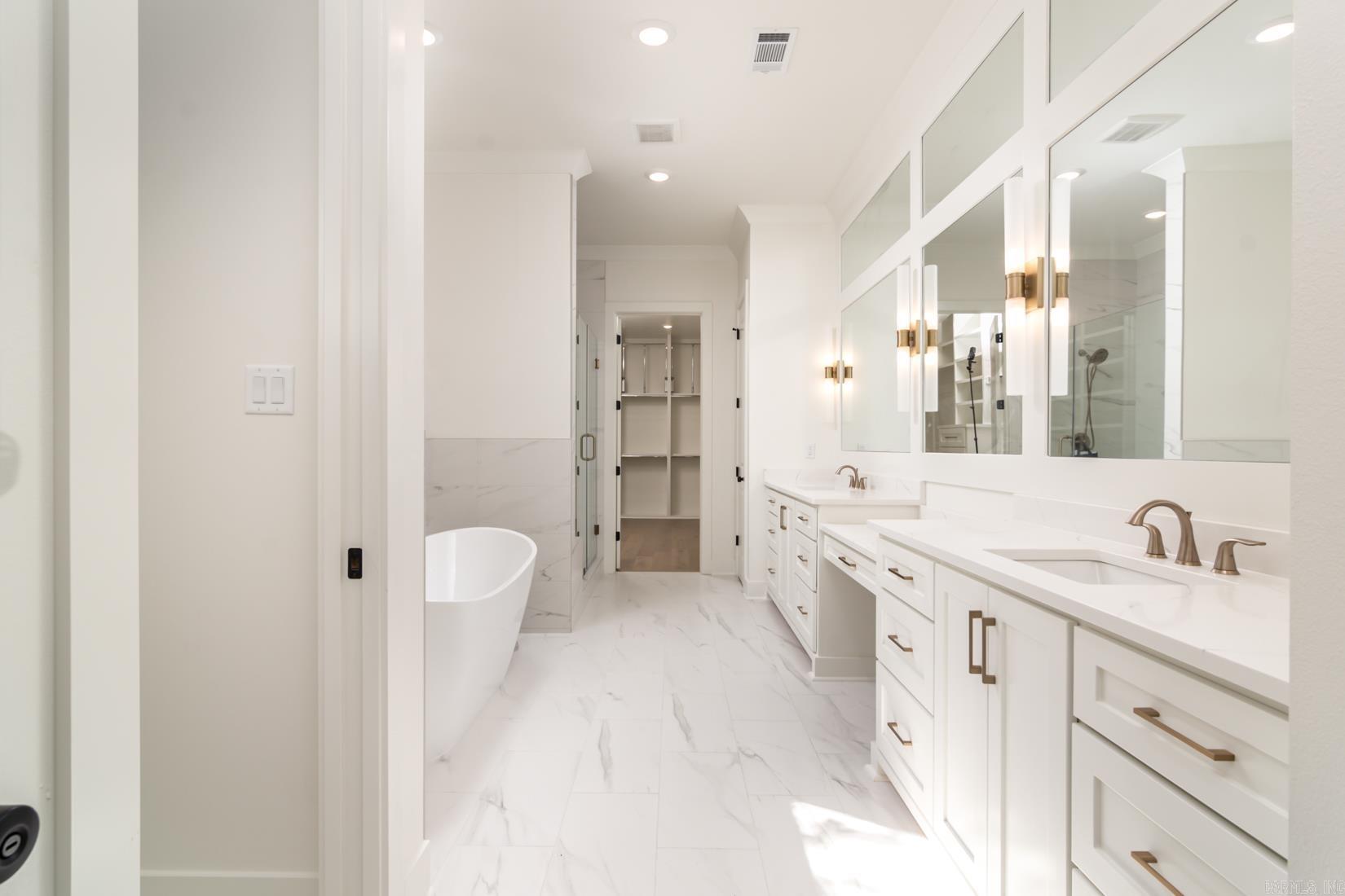 HOLLYWOOD - Residential