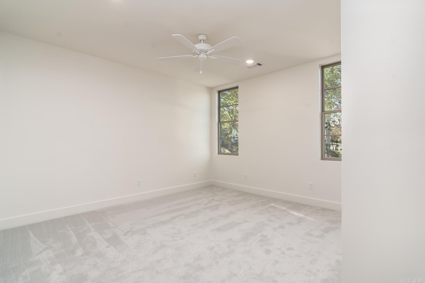 HOLLYWOOD - Residential