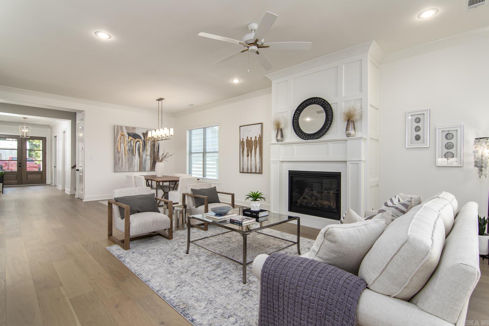 HOLLYWOOD - Residential