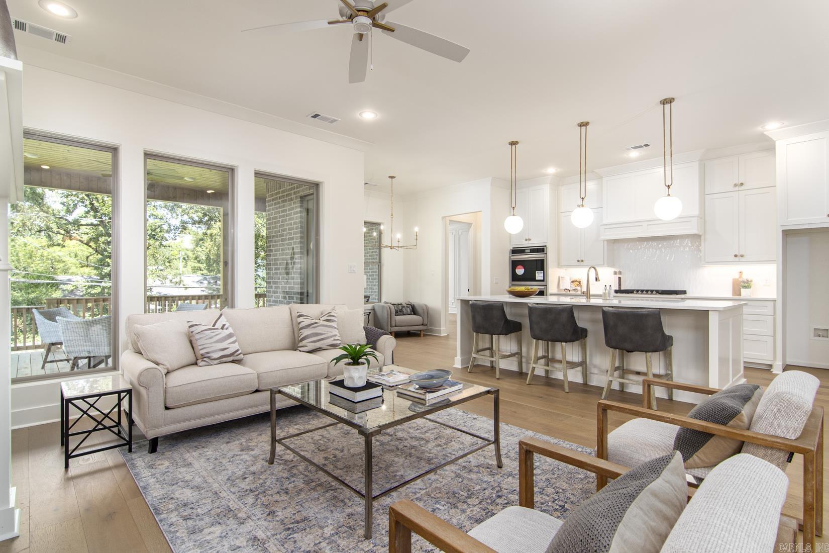 HOLLYWOOD - Residential