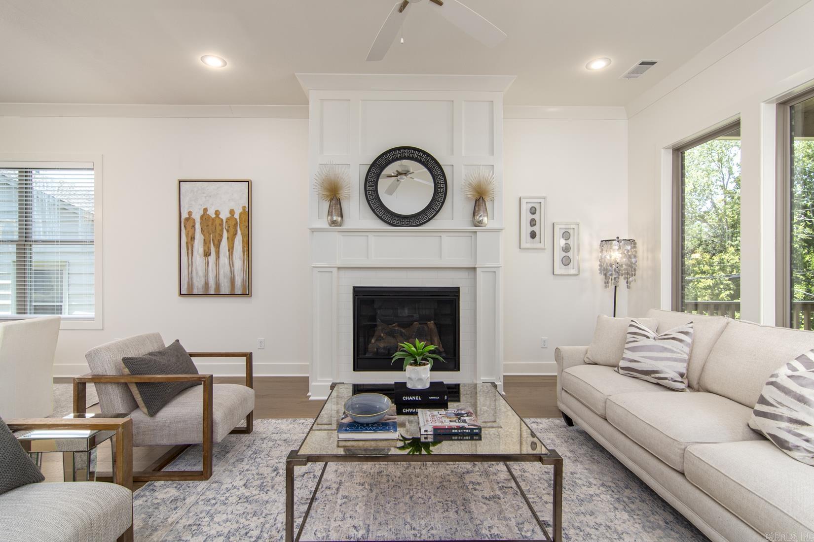 HOLLYWOOD - Residential