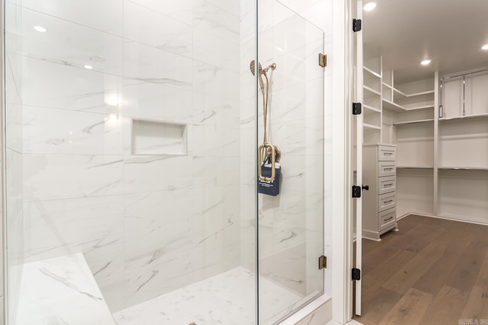 HOLLYWOOD - Residential