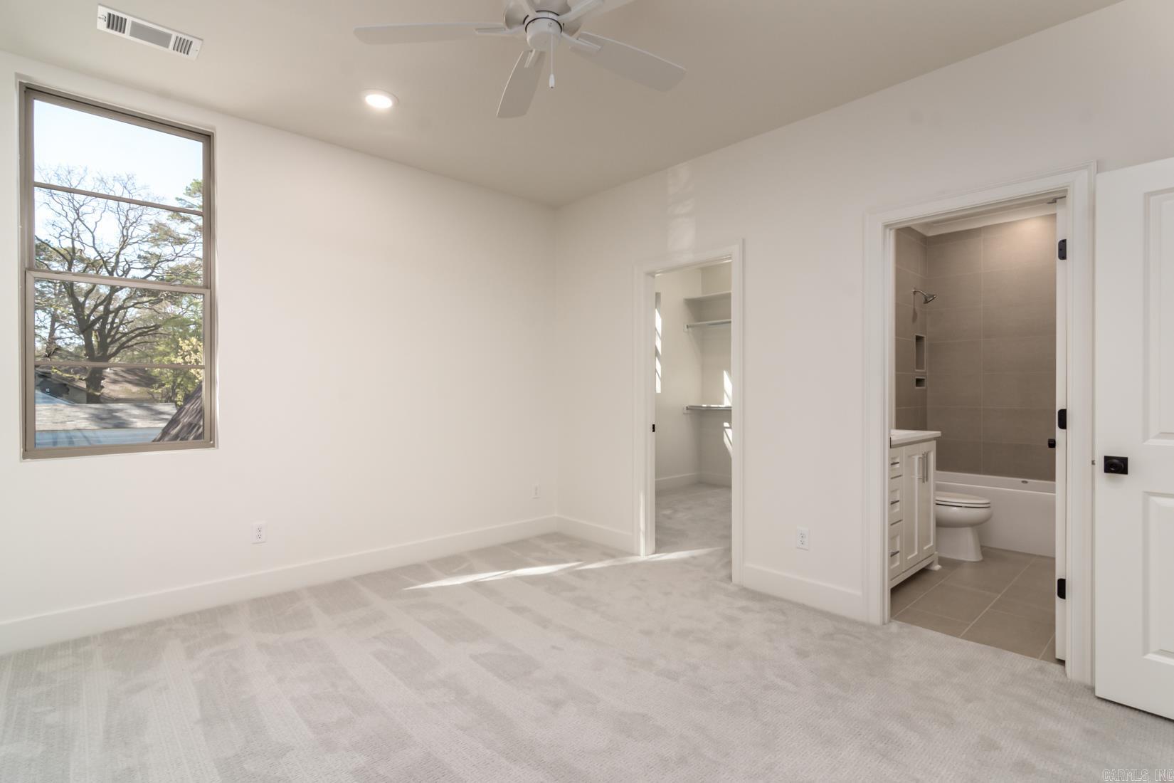 HOLLYWOOD - Residential