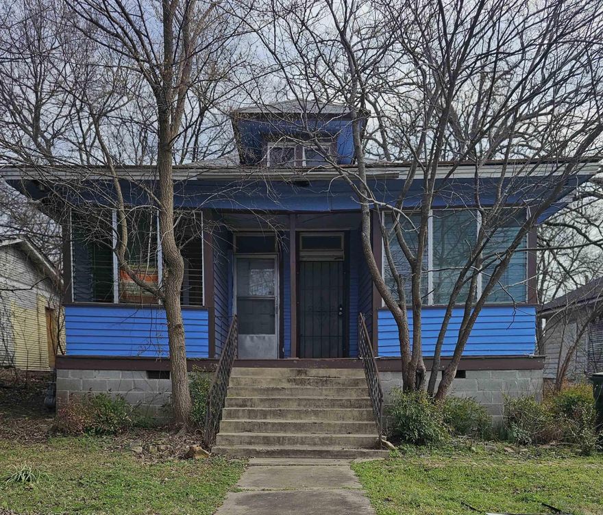 Calling all investors. This property is located in the historic area near the Historic Little Rock Central High School. This area is in the midst of redevelopment with unlimited potential. This area is considered a contributing historic area. Some contributing historic area preservation projects qualify for grants, however investors must complete their own research for qualifications.   This property features three bedrooms, two and a half bathrooms and an area adjacent to the kitchen that could be configured into a functional laundry room.