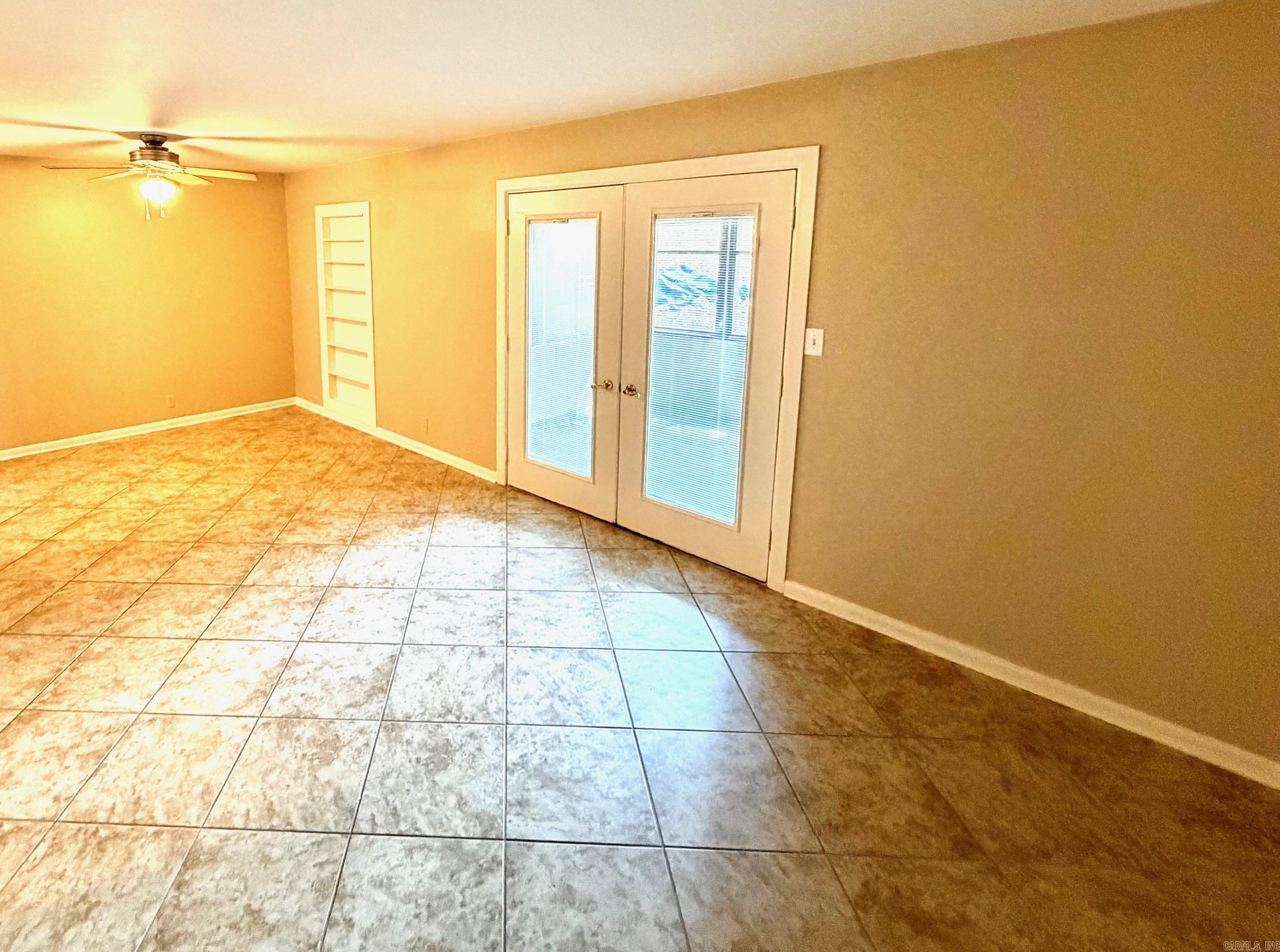 Desoto Courts Townhouse - Residential