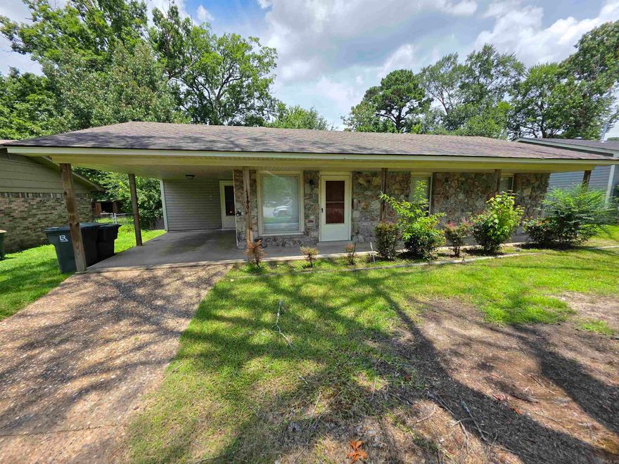 Cute 3BD/1.5BA in Southwest Little Rock that is waiting for you to call home. Cozy living room. Eat-in-kitchen, with granite countertops, ideal for enjoying meals with family or friends. Carpet and ceiling fans in bedrooms. Tenant occupied. 24-hour notice required for showings. Agents see remarks! No SPD due to the owner never living in the property. Lease in place. Monday-Friday showings only. Any offer needs to have the following verbiage included "buyer is aware there is a lease in place and agree to the lease terms".