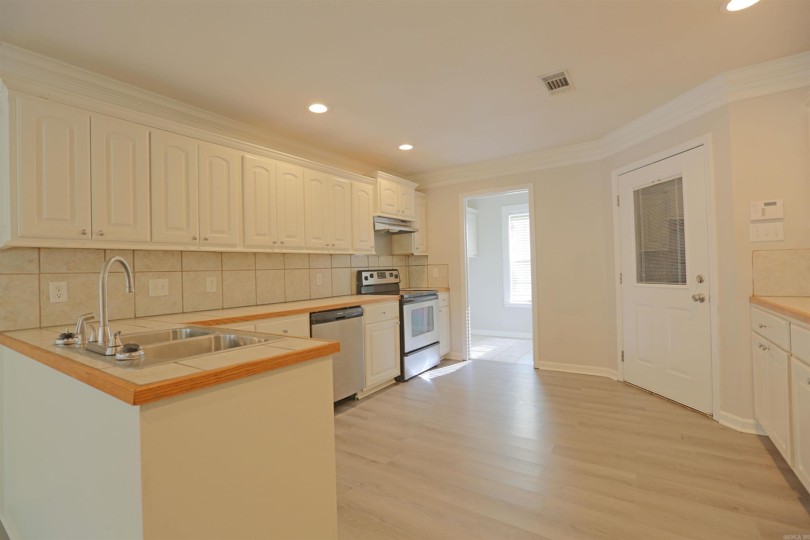 SANDALWOOD - Residential