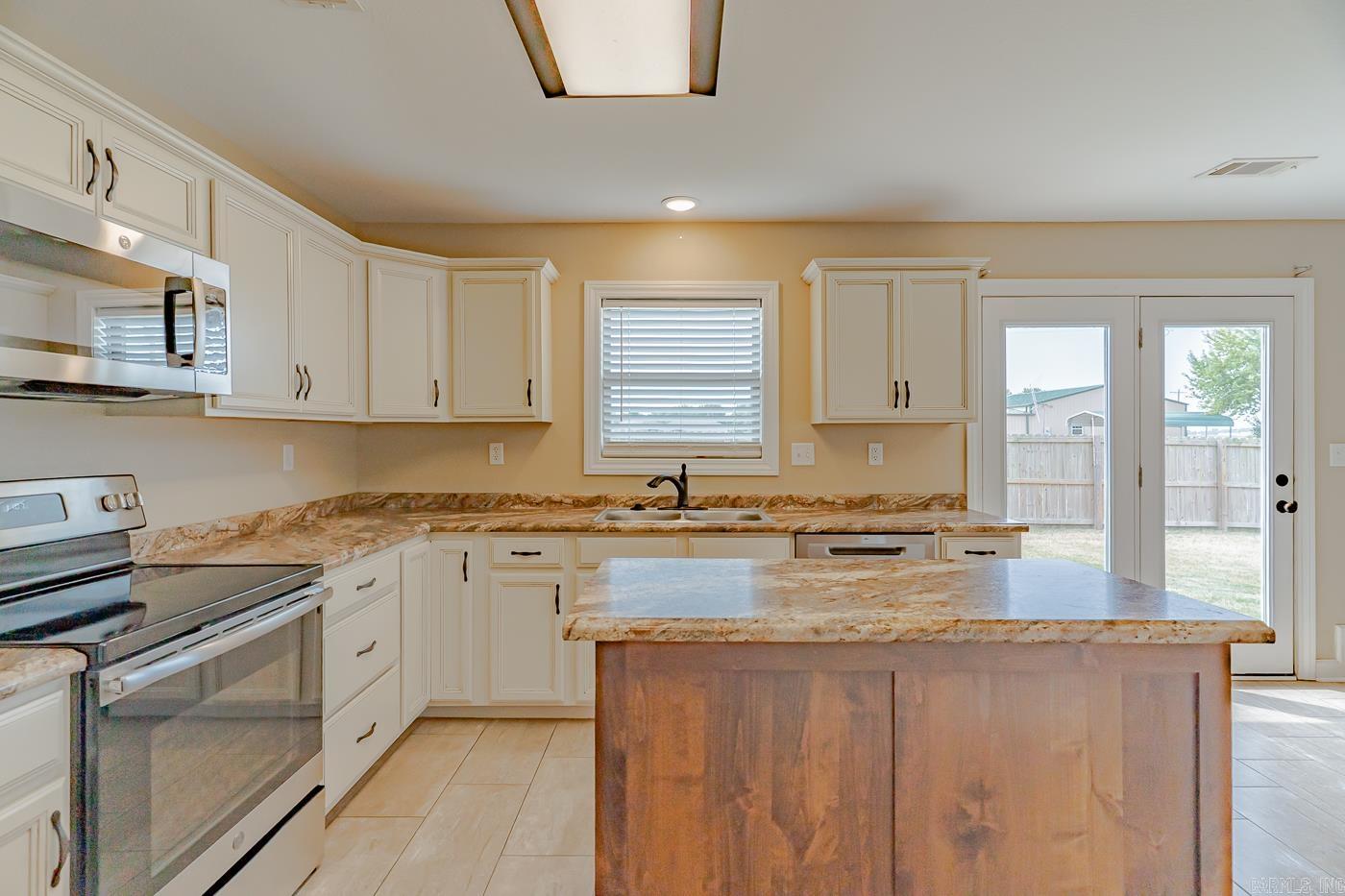 DUNFORD VILLAGE - Residential