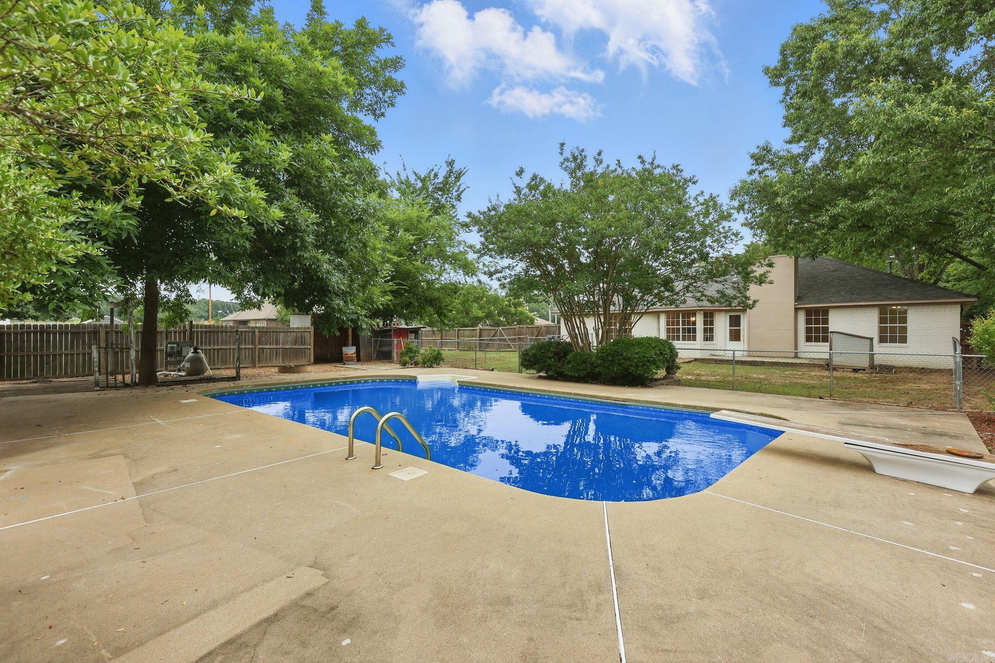 GOLDEN MEADOWS - Residential