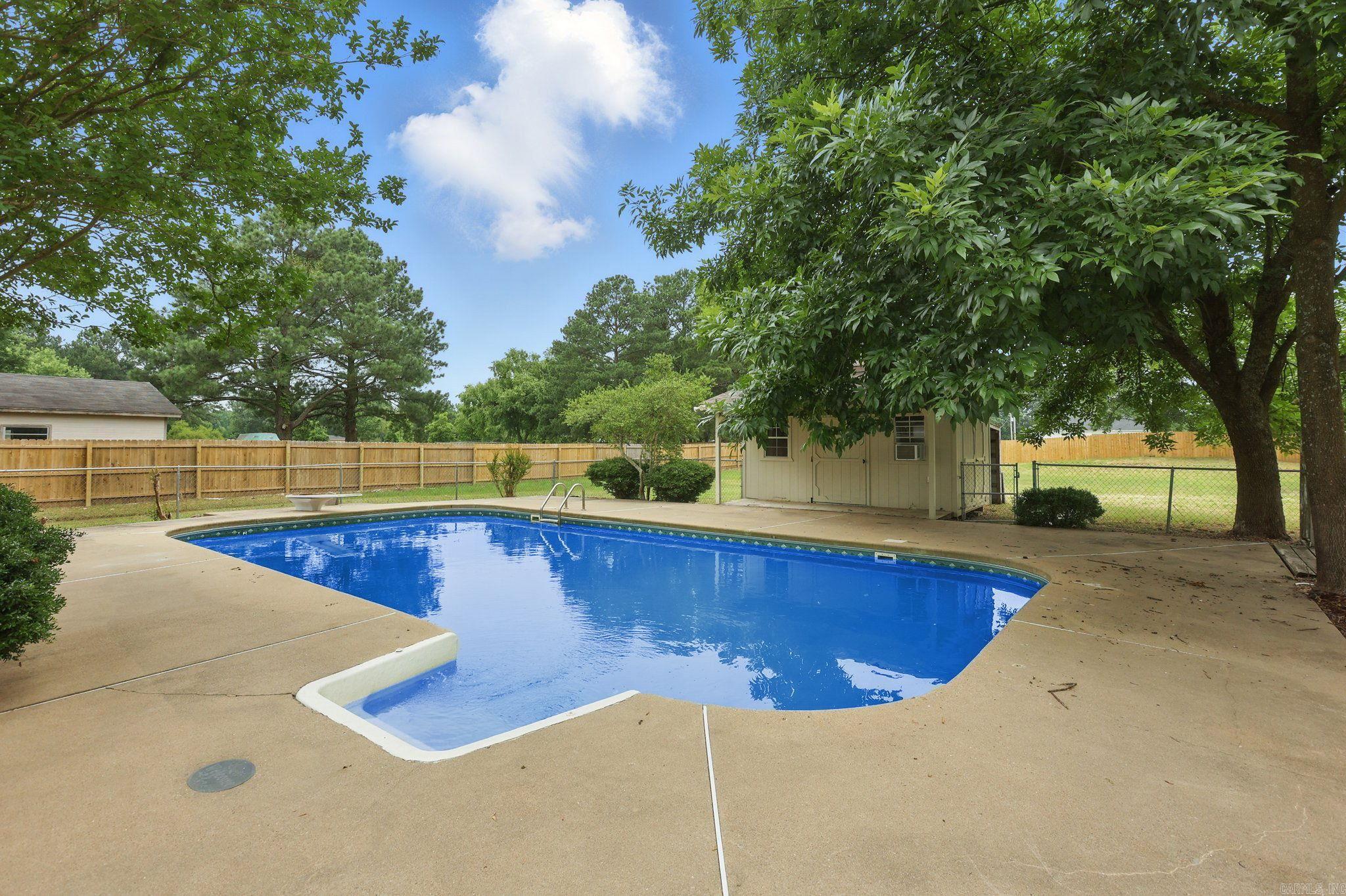 GOLDEN MEADOWS - Residential