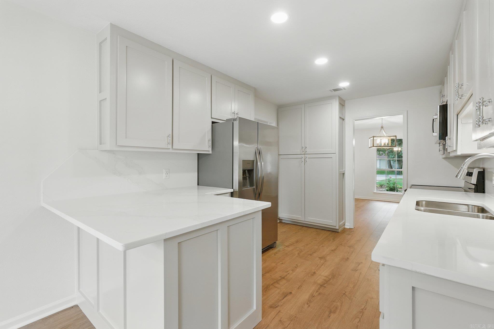 GOLDEN MEADOWS - Residential