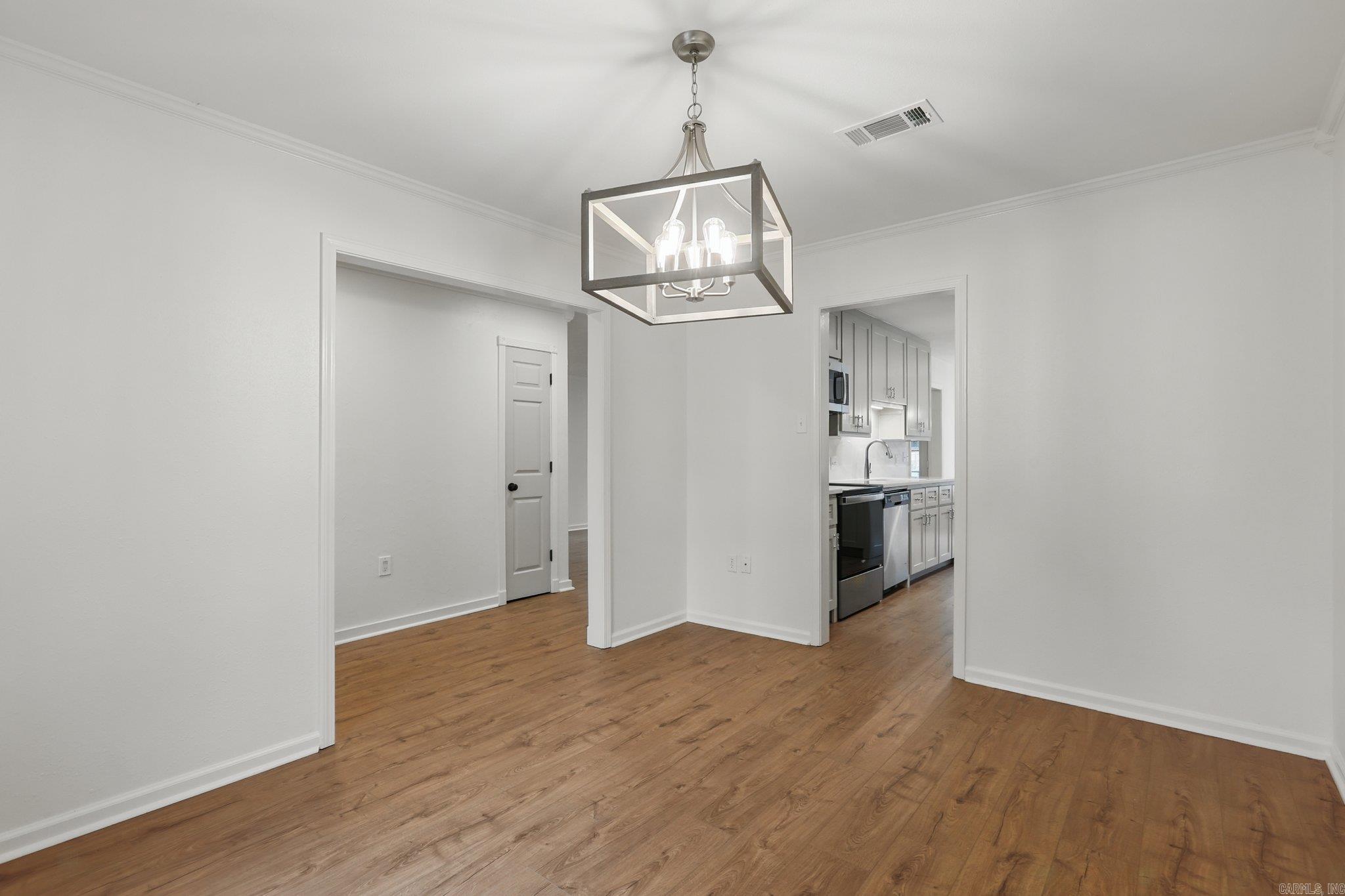 GOLDEN MEADOWS - Residential