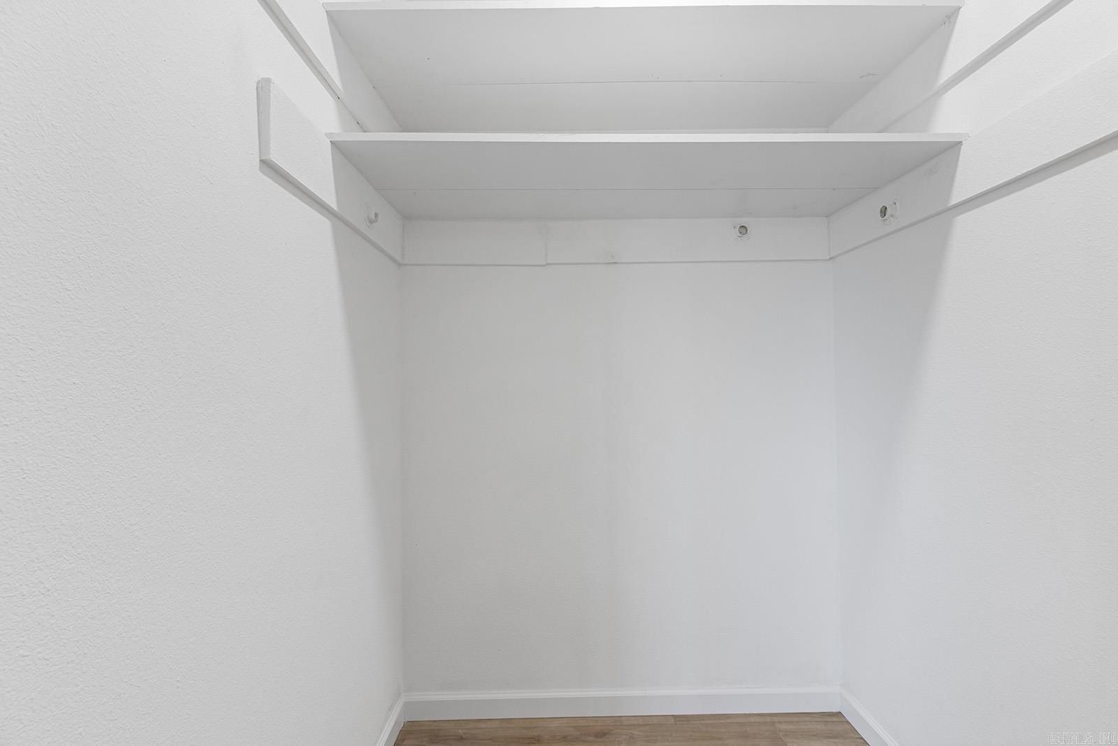 INDIANHEAD LAKES EST - Residential