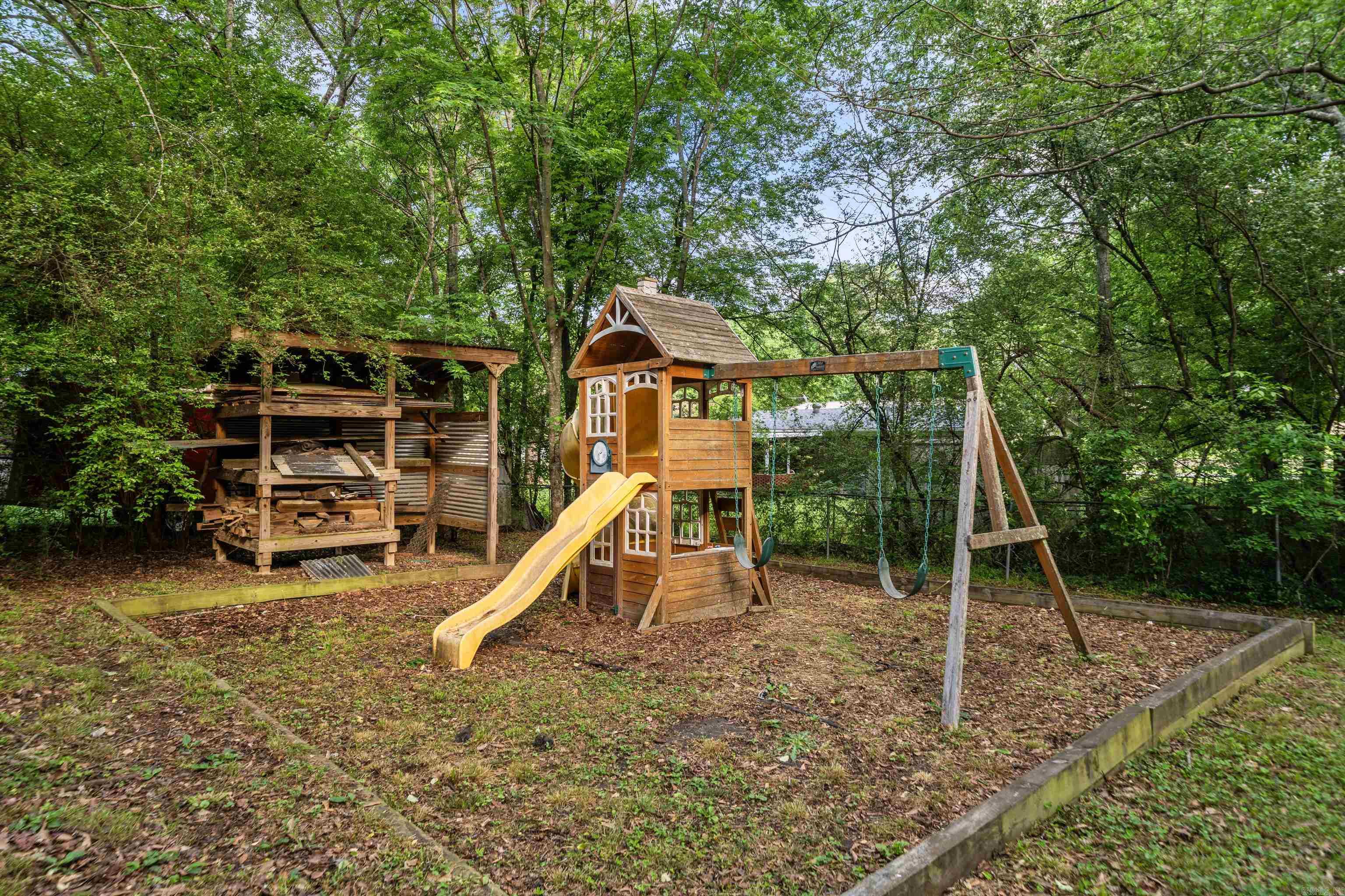 GREEN FOREST - Residential