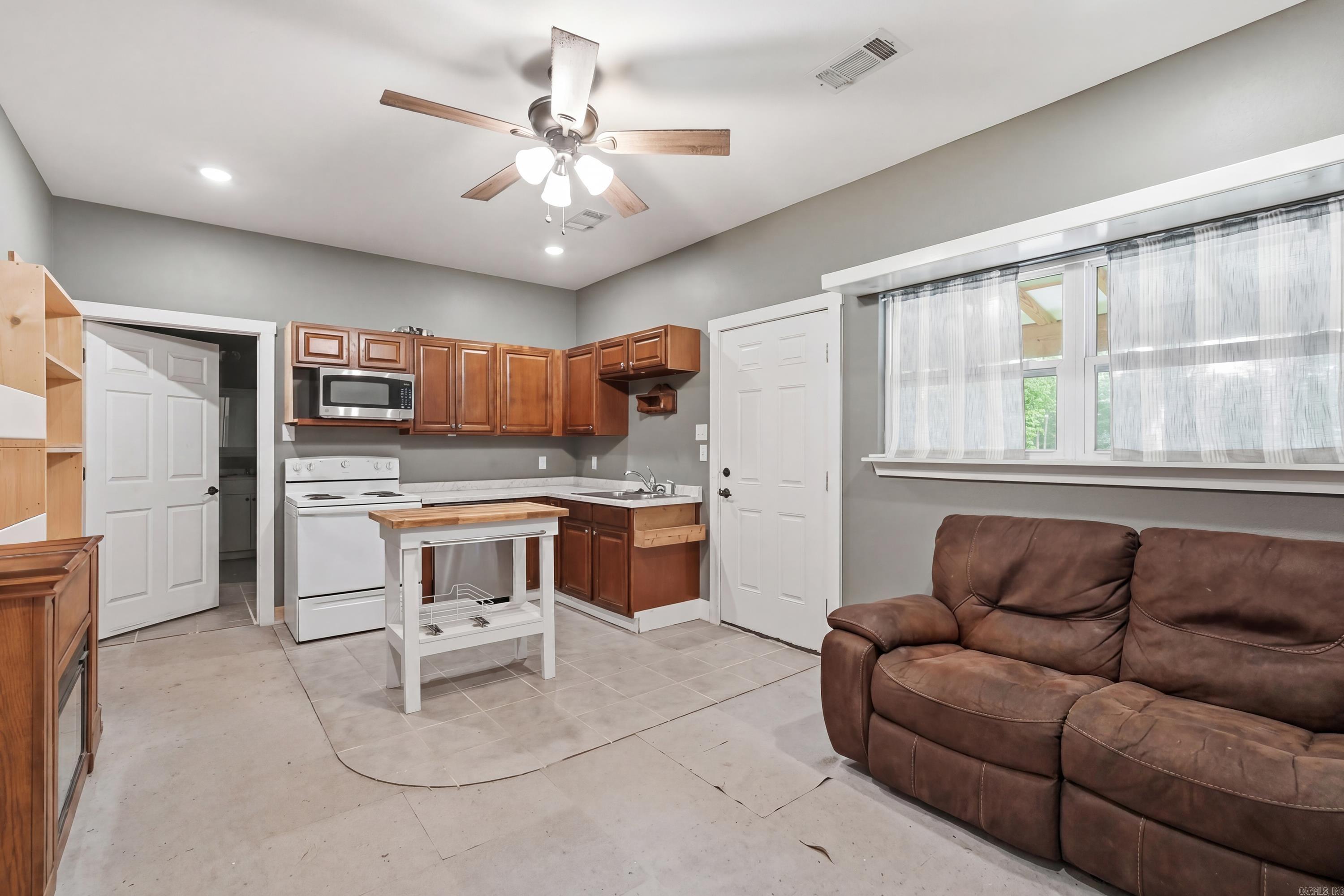 CEDAR PARK ESTATES - Residential