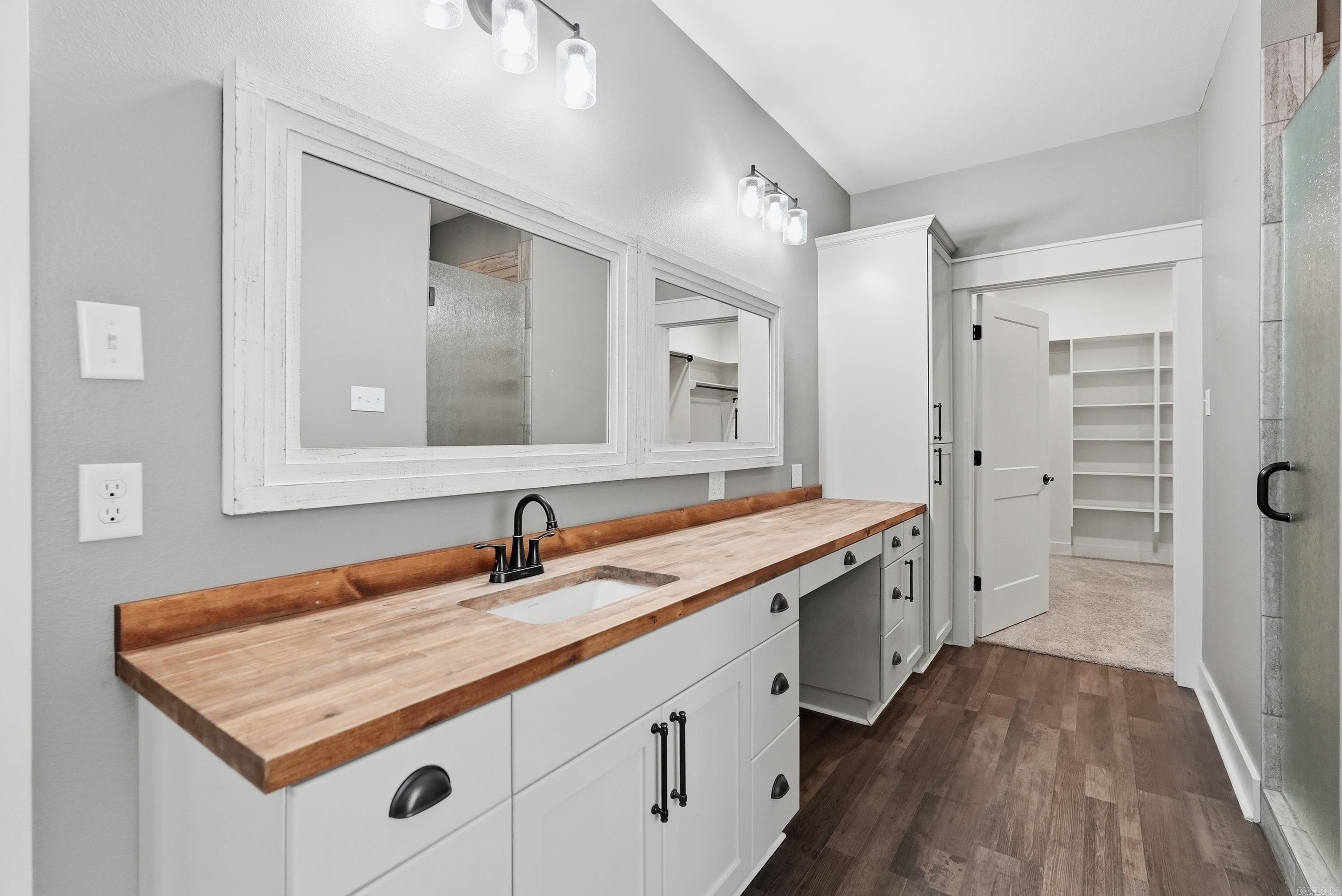 CEDAR PARK ESTATES - Residential