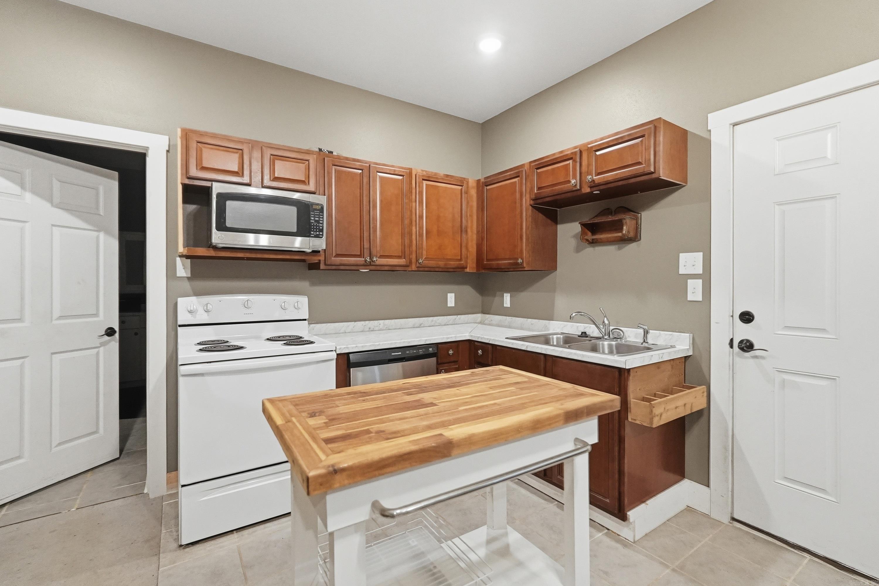 CEDAR PARK ESTATES - Residential