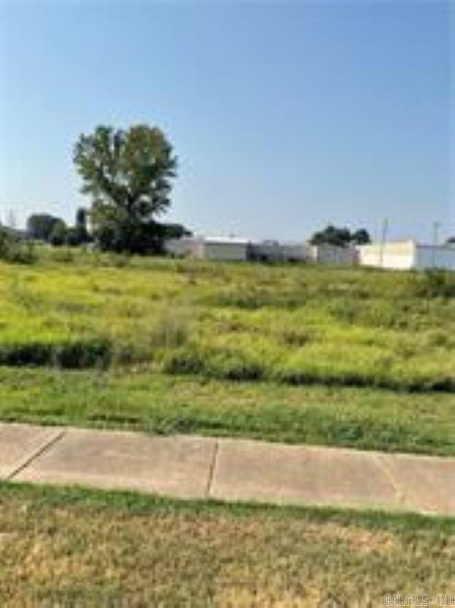 Great corner Commercial Lot. High Traffic Count