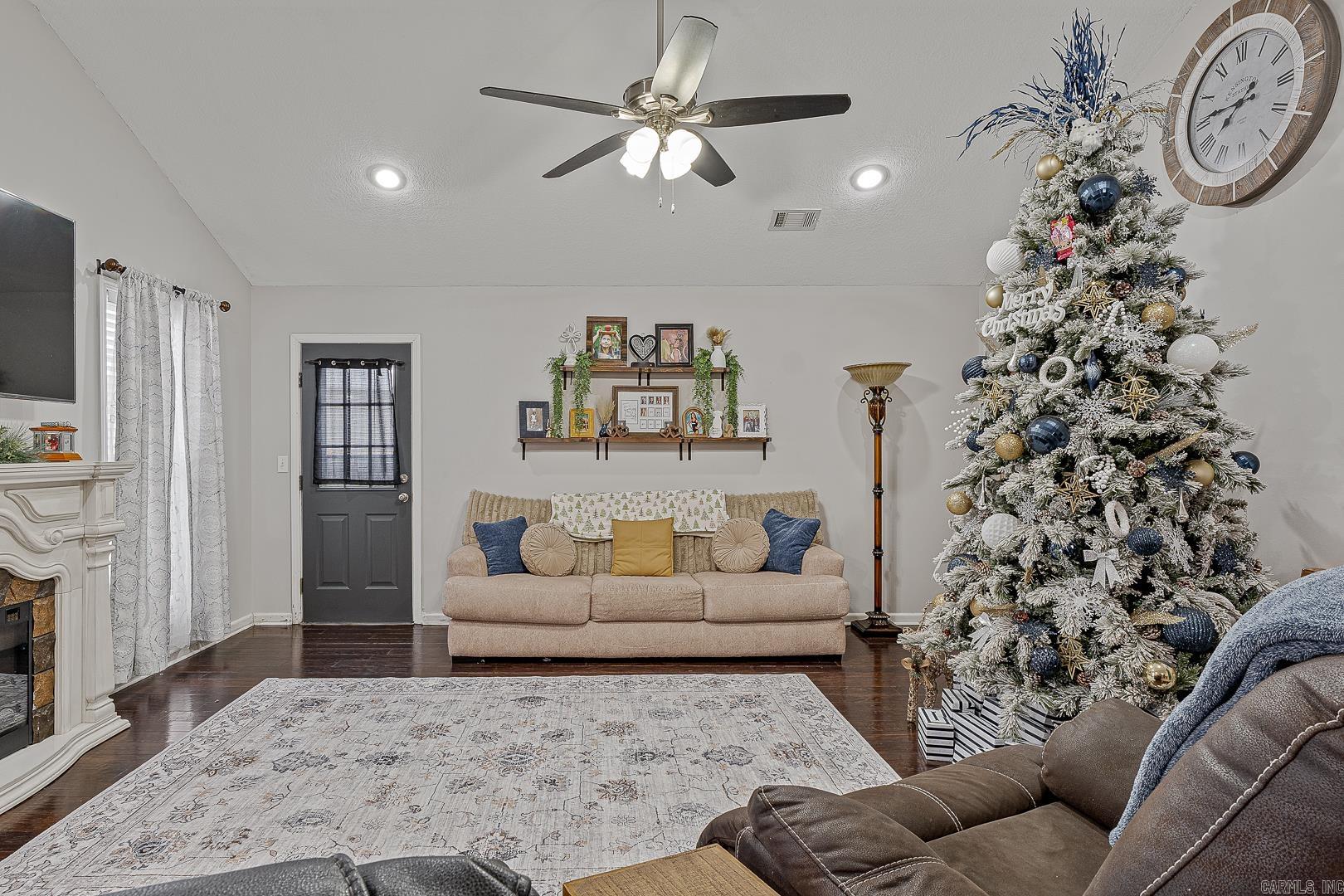 HUNTERS GLEN - Residential