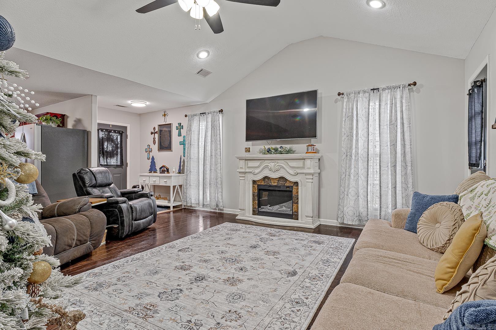 HUNTERS GLEN - Residential