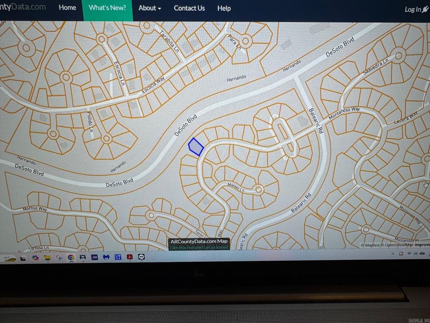 THIS PROPERTY IS NEAR THE CORONADO FITNESS CENTER...MAKE ARRANGEMENTS WITH YOUR REALTOR, AND IF YOU DON'T HAVE ONE, CALL THE LISTING AGENT...    PLEASE READ AGENTS REMARKS...