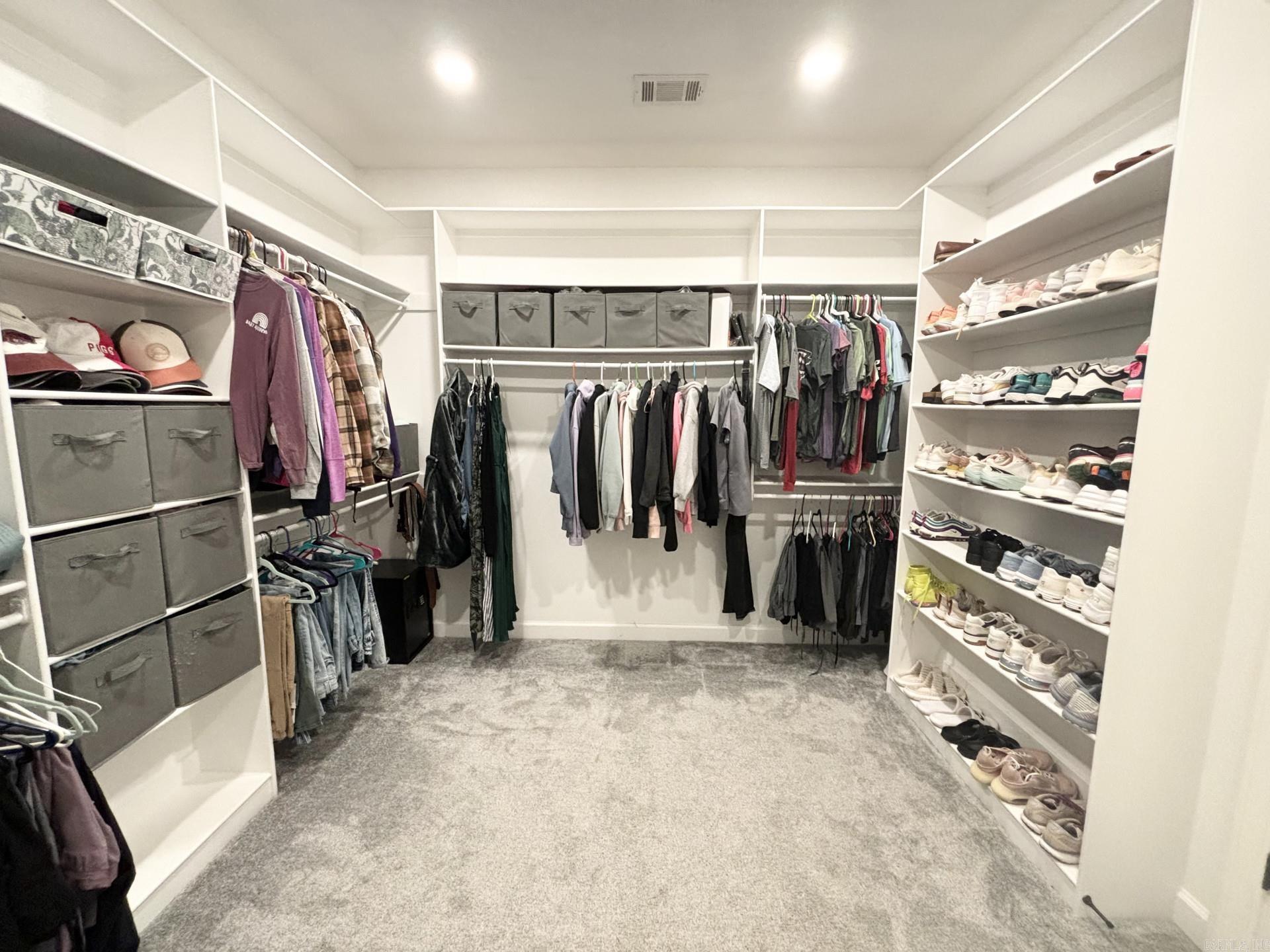 WOODRIDGE - Residential