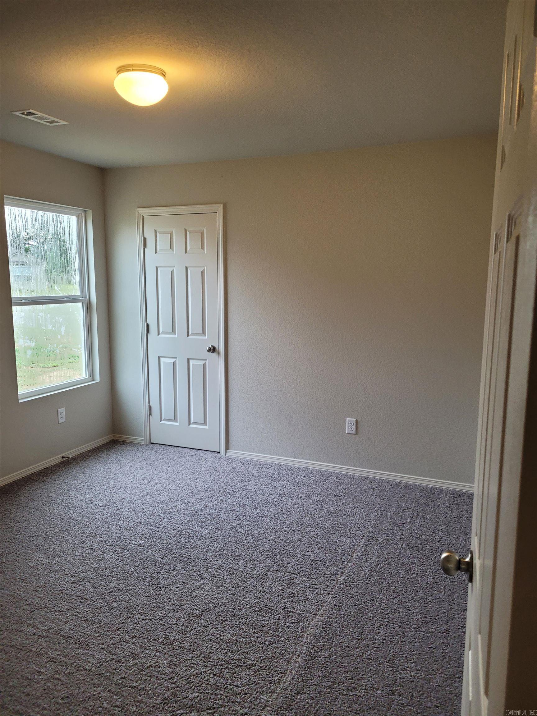 OAKLAND GROVE ESTATES - Residential Lease