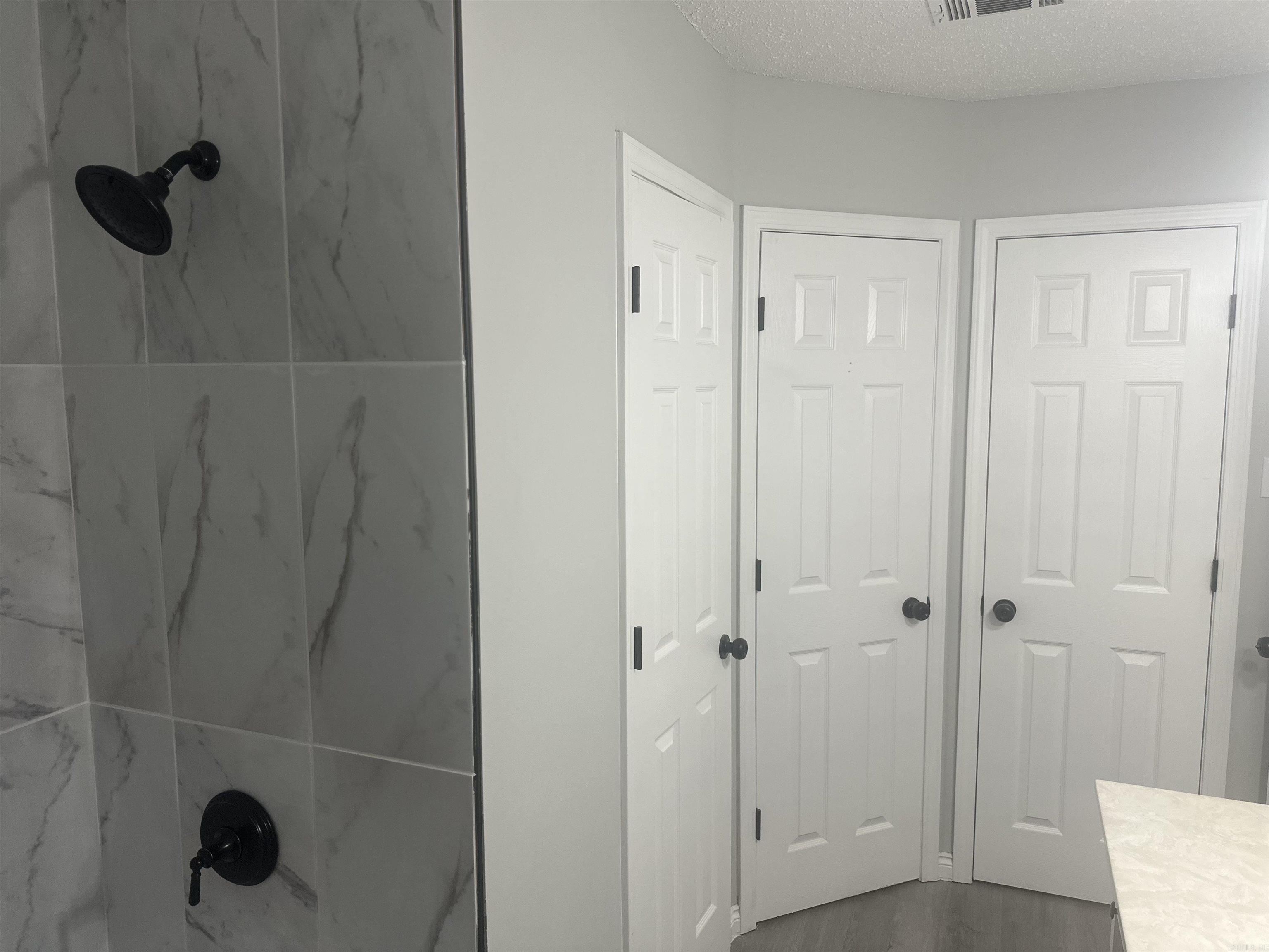 Towering Oaks - Residential