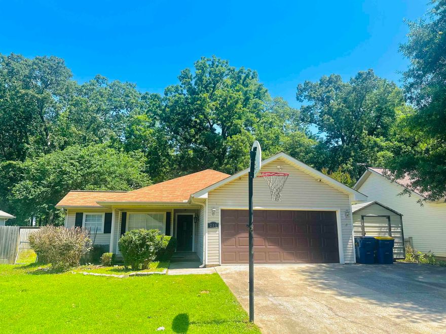 This beautiful Gem is a Must See!! This Fully Renovated 3 Bedroom 2 Bath also come with Granite Counter Tops and the stainless-steel appliances are included!! This home won't last long!! It's a great house in a great neighborhood near Everything!!!
