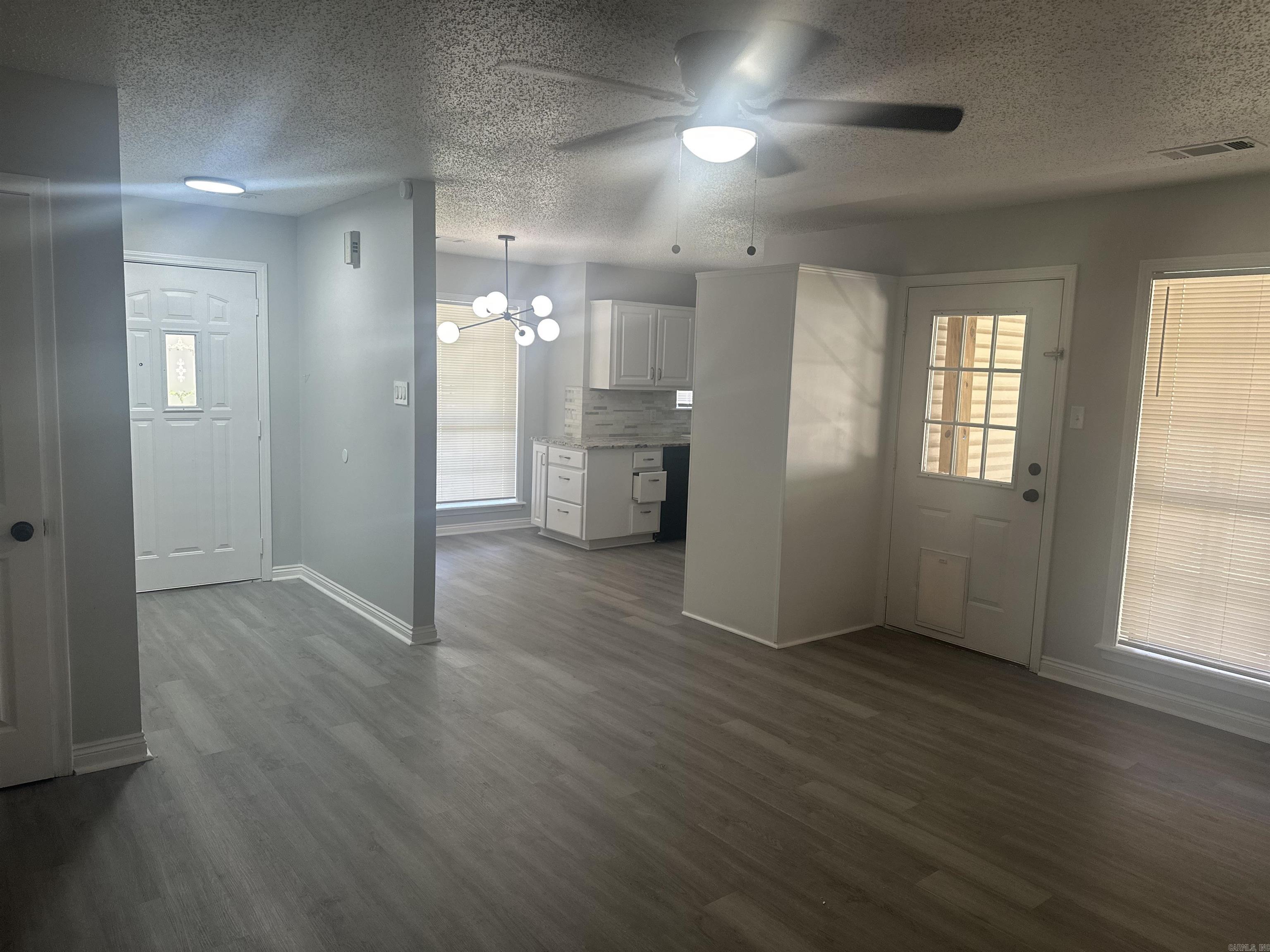 Towering Oaks - Residential