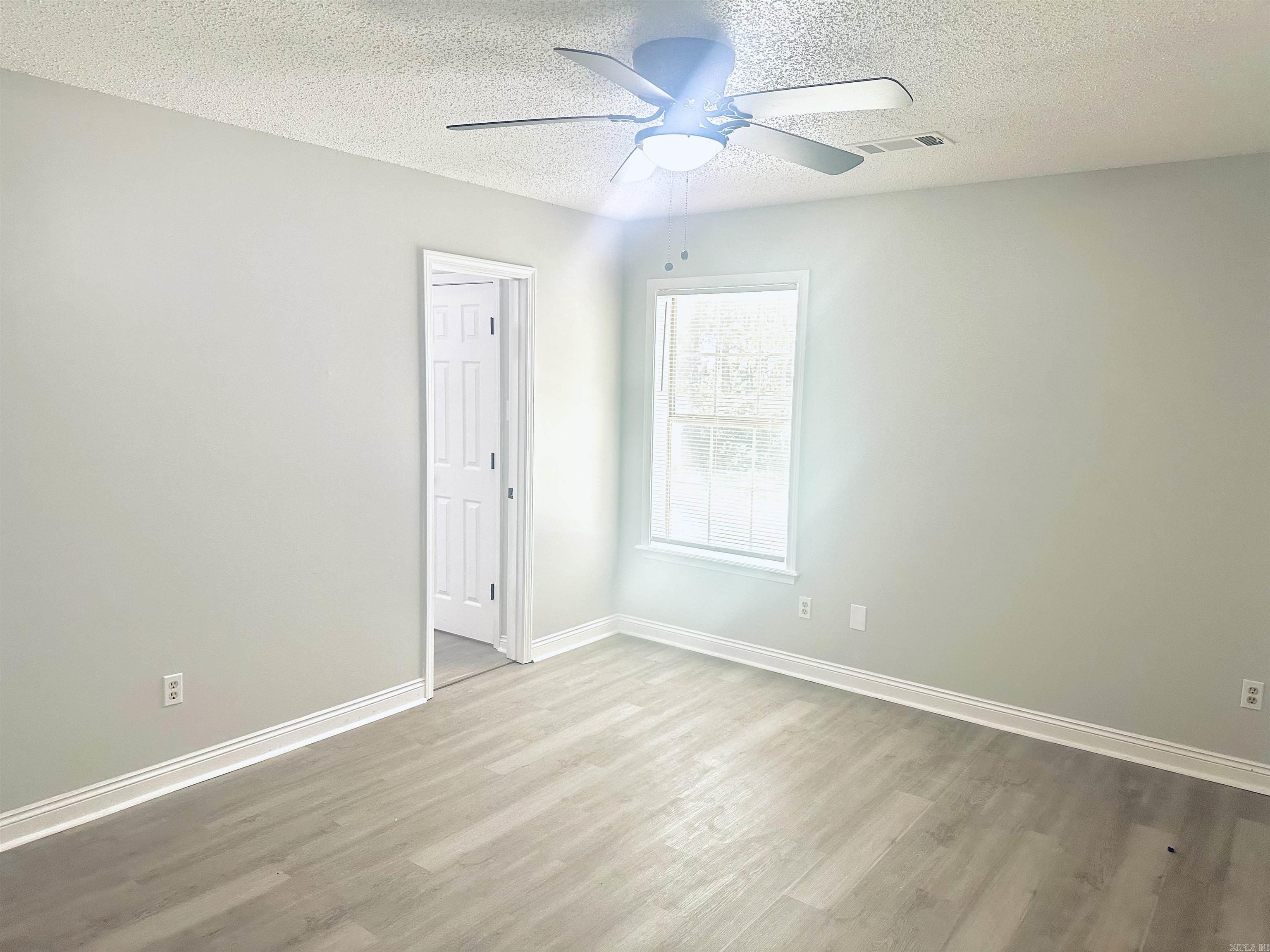 Towering Oaks - Residential