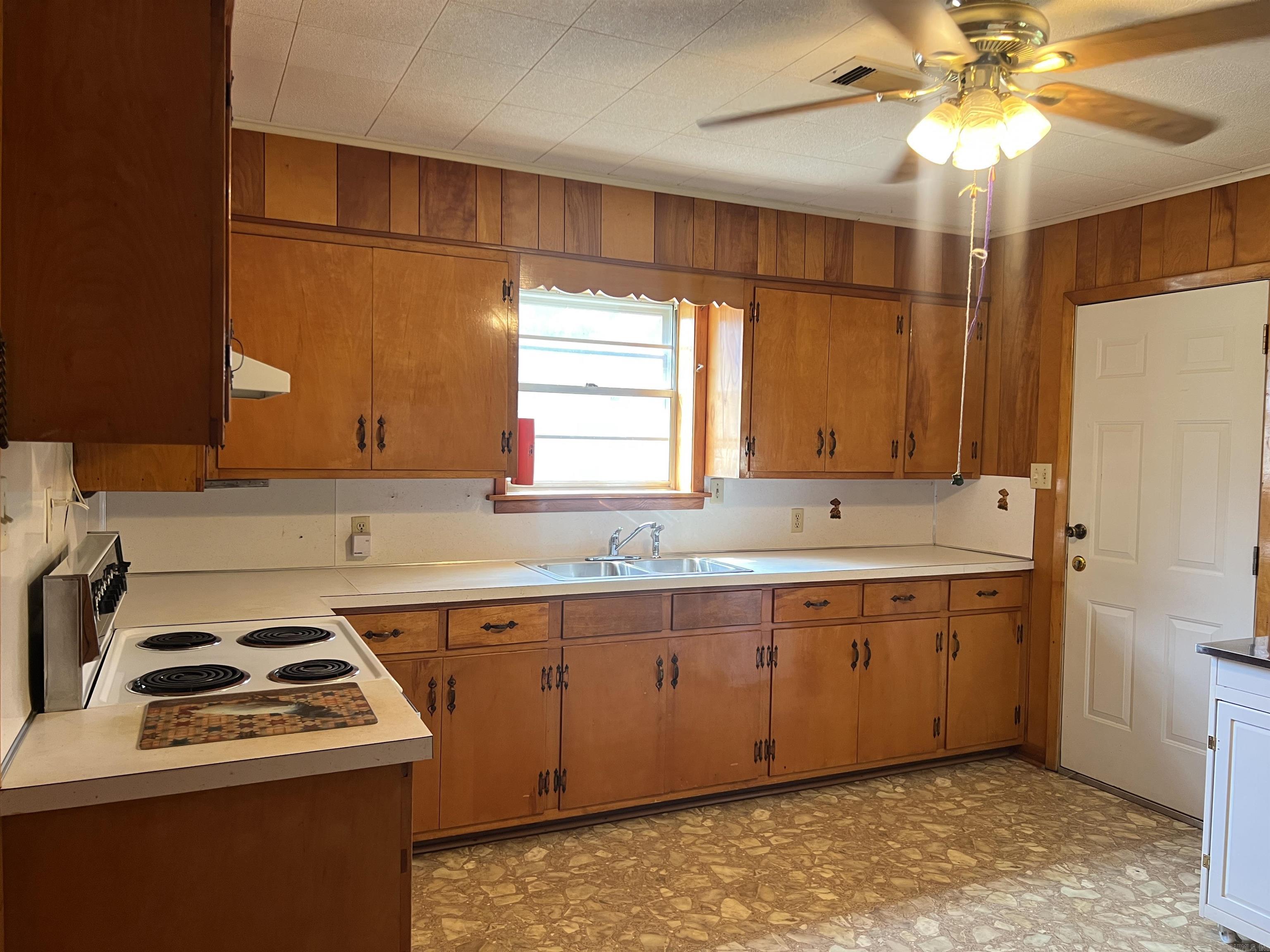 GEISREITER-EDGEWOOD CEMETERY - Residential