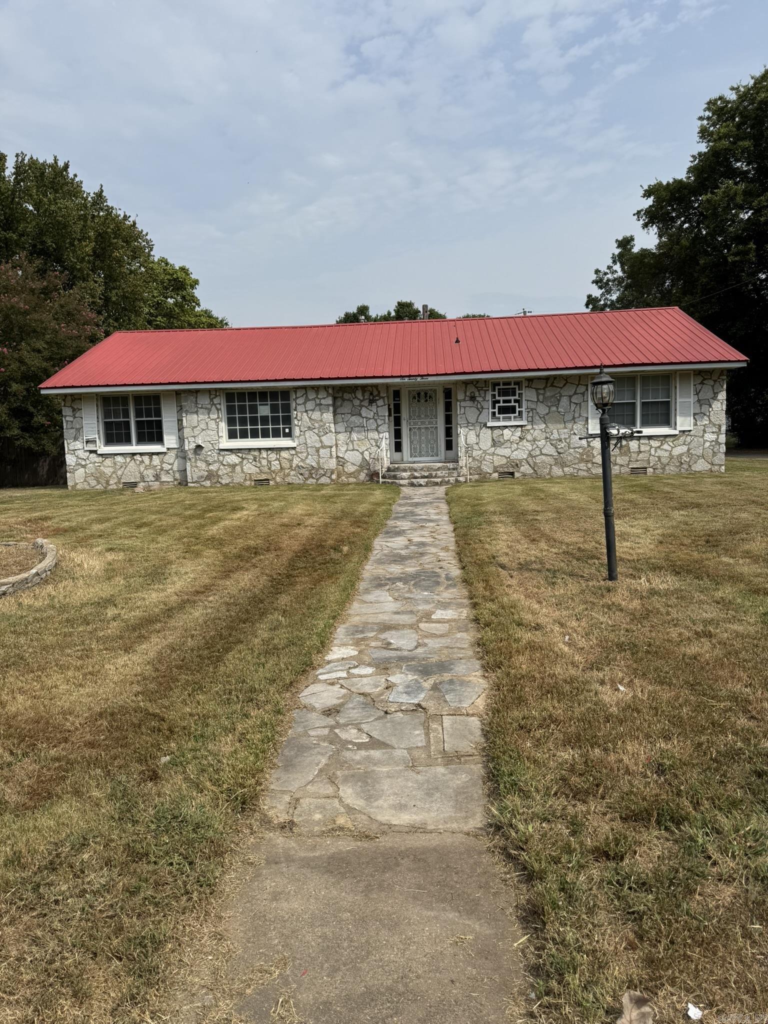 Foreclosure to be sold "AS IS" No Sellers Property Disclosure ALL OFFERS MUST BE SUBMITTED BY THE BUYERS AGENT VIA OFFERSUBMISSION.COM ID# 2000043570. NO PAPERWORK REQUIRED UNTIL TERMS APPROVED. BUYER PAYS $400.00 FEE AT CLOSING