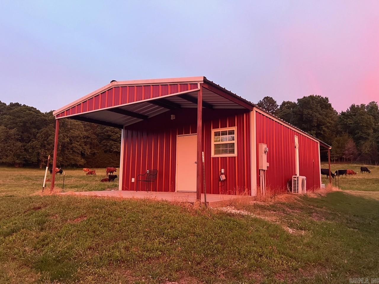 Equine Paradise For Sale – 8447 Elizabeth Road, Viola, AR 72583  Price: $350,000 40 Acres | 1 Bed, 1 Bath | Horse Trainer's Dream Property  Welcome to the ultimate equine property deluxe! Nestled in the beautiful Ozarks, this 40-acre gem offers everything an equestrian enthusiast could ever need.  Cozy 1 Bed, 1 Bath Home  600 sq. ft. of efficient living space Low utility bills Perfect for full-time living or a weekend getaway   Premium Horse Facilities  4-stall horse barn with tack room and hay/feed storage area Arena with roping boxes, return alley, stripping chute, and announcer stand Fully fenced property with a scenic pond   The Land  A beautiful mix of woods and pasture, perfect for riding and grazing Paved road frontage for easy access  Prime Location 15 minutes to Lake Norfork for boating, fishing, and summertime fun 30 minutes to Mountain Home, AR 45 minutes to West Plains, MO  Once-in-a-Million Opportunity This property is a horse trainer’s dream with top-notch equine facilities, stunning land, and unmatched convenience. Additional 130 adjoining acres are available for purchase to expand your dream even further!