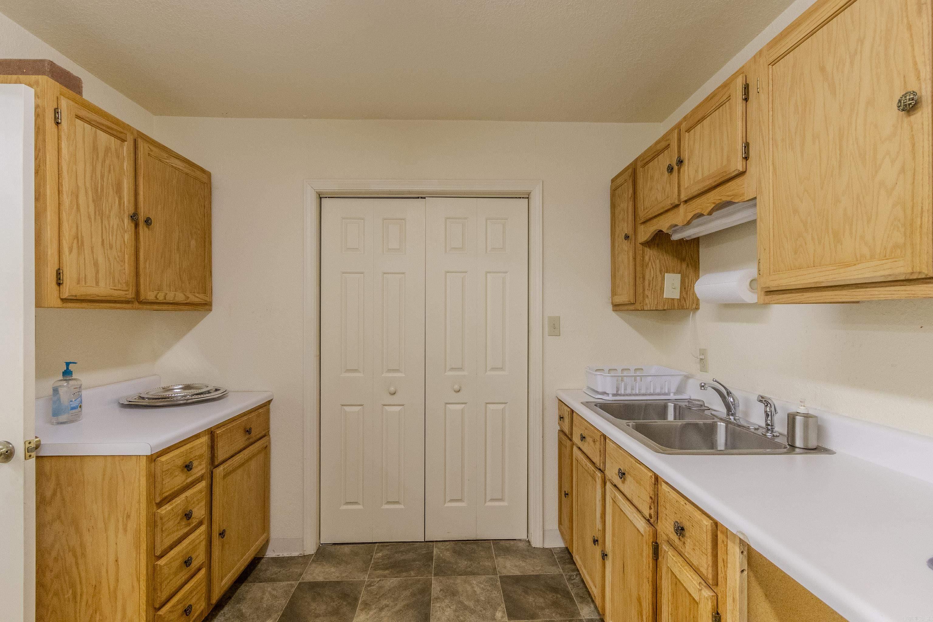 Glasscocks - Commercial Sale