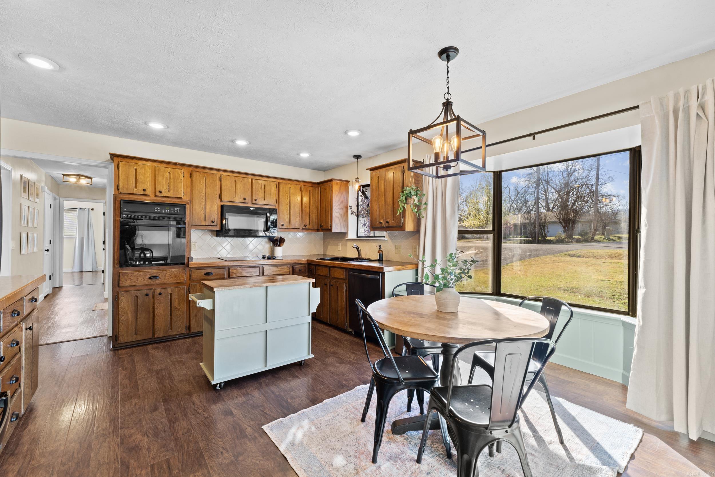 Meadowlake Estates - Residential